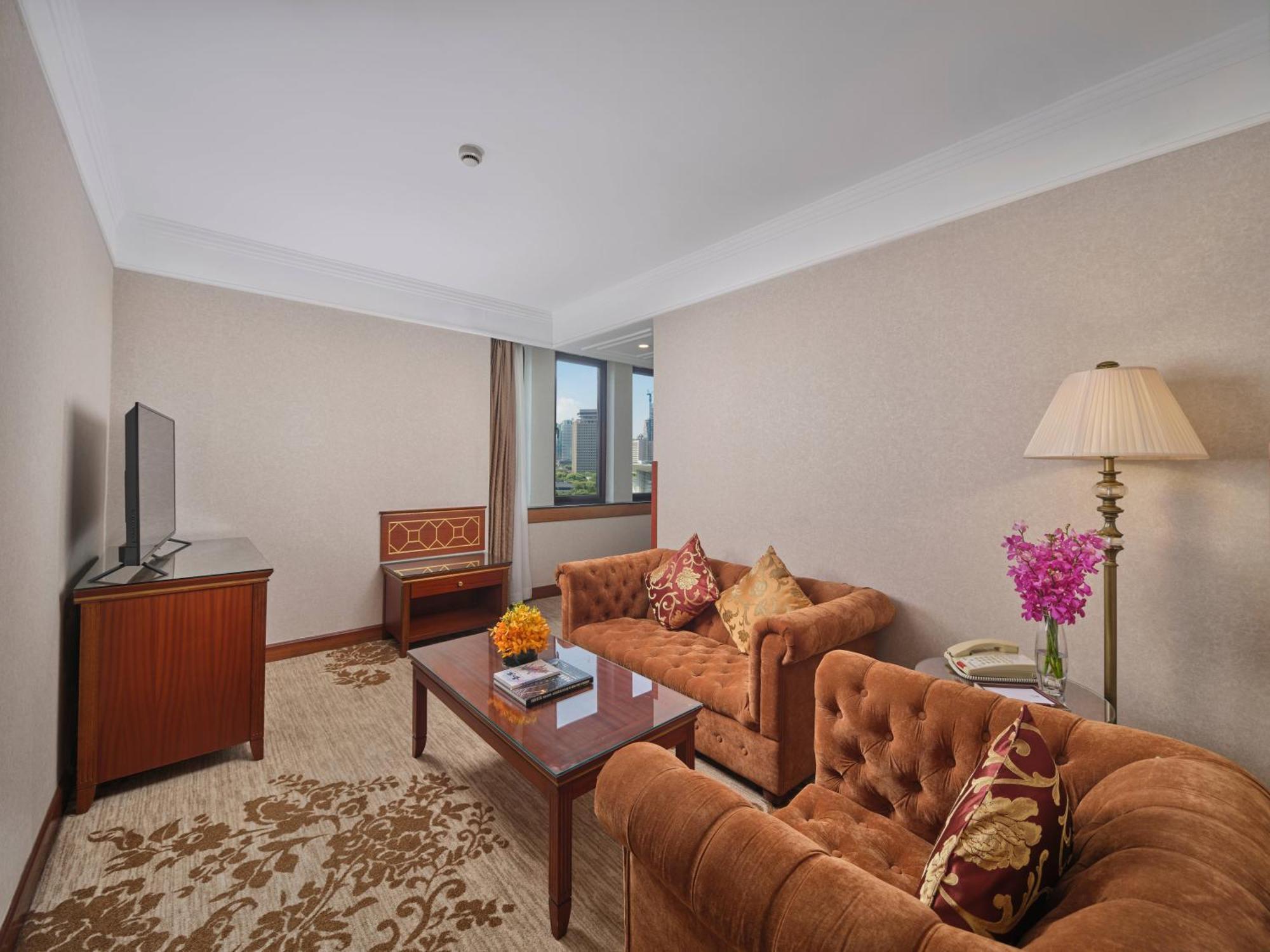 Deluxe Suite