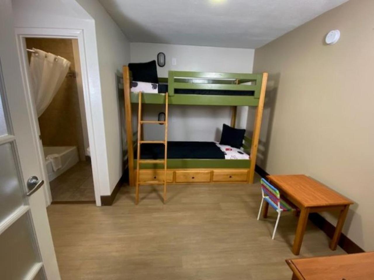 Family Suite with Two Baths-Roll in Shower