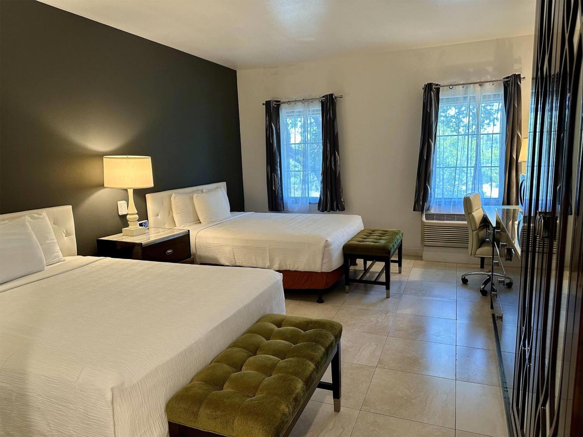 Premier Queen Room Two Queen Beds Non-Smoking