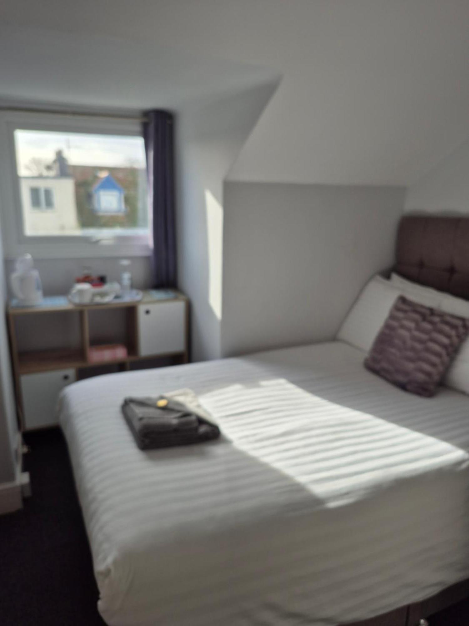 Standard Single Room with Shower