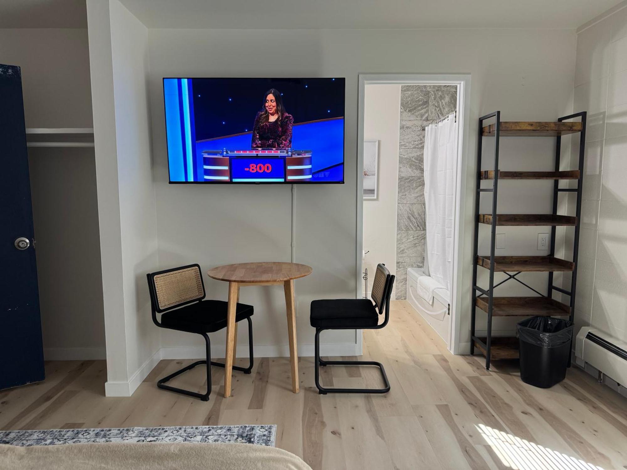 Deluxe Queen Studio