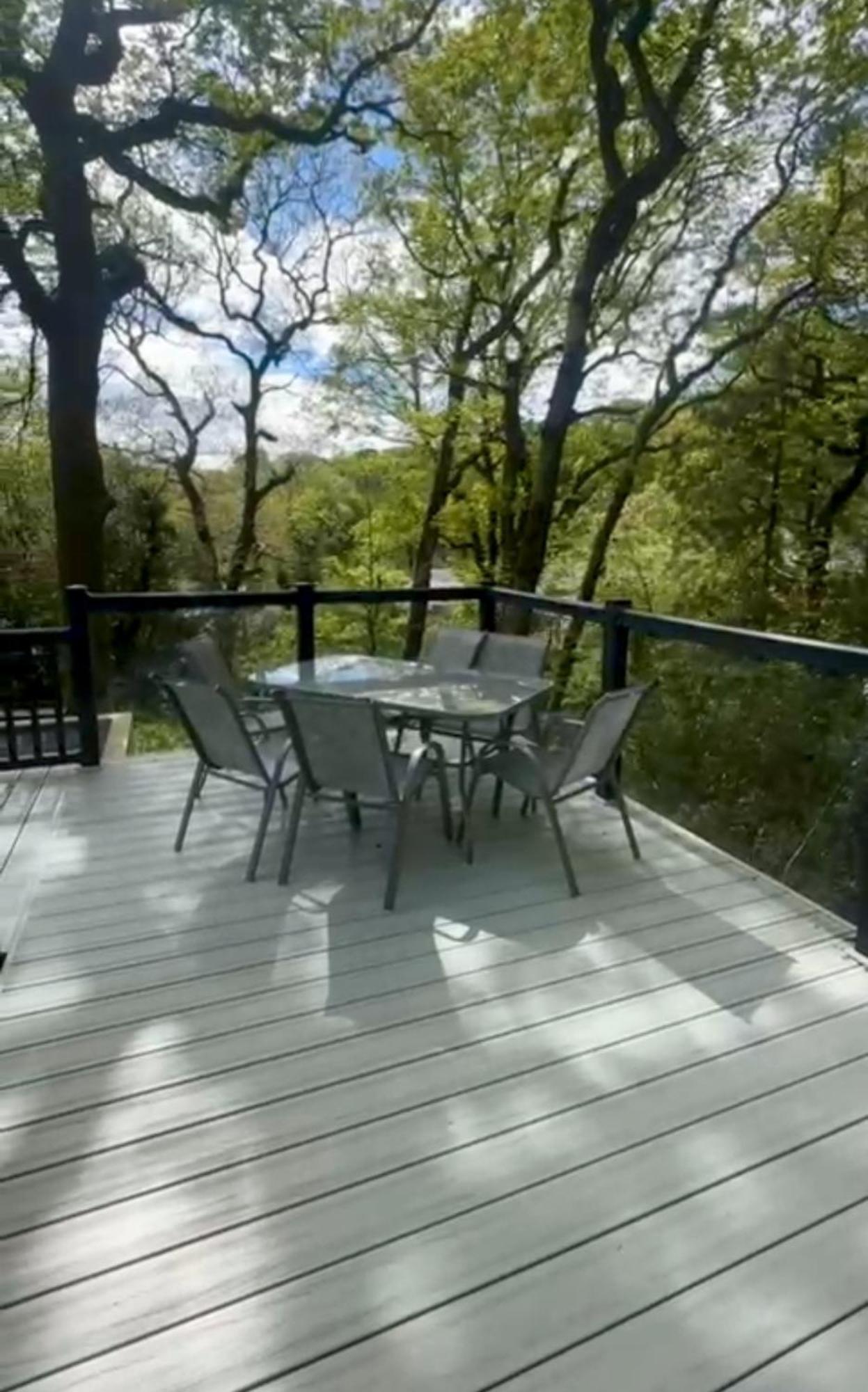 Waterfall Spa Lodge with Hot Tub - No Pets