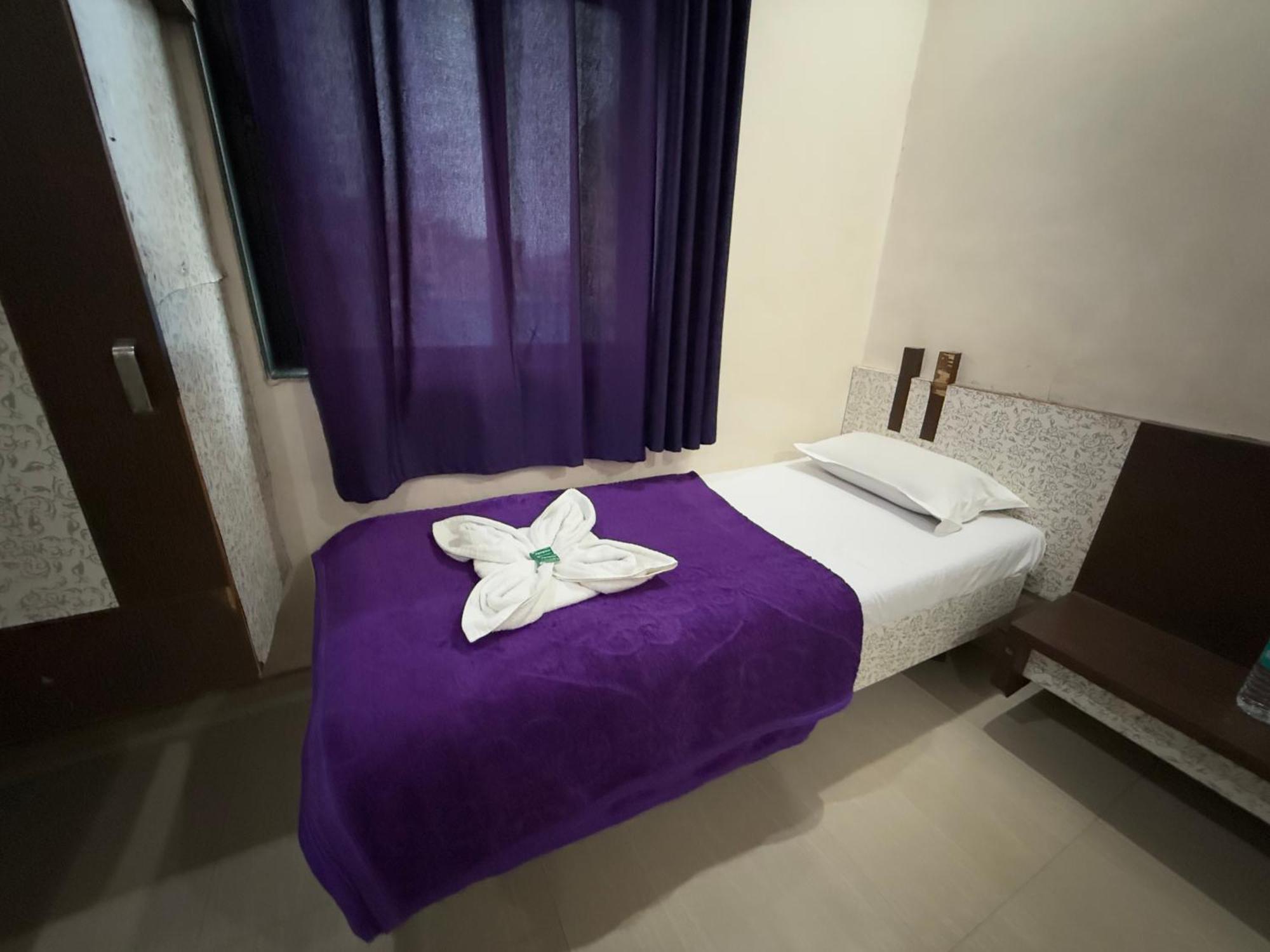 Standard Room AC with Triple Bed
