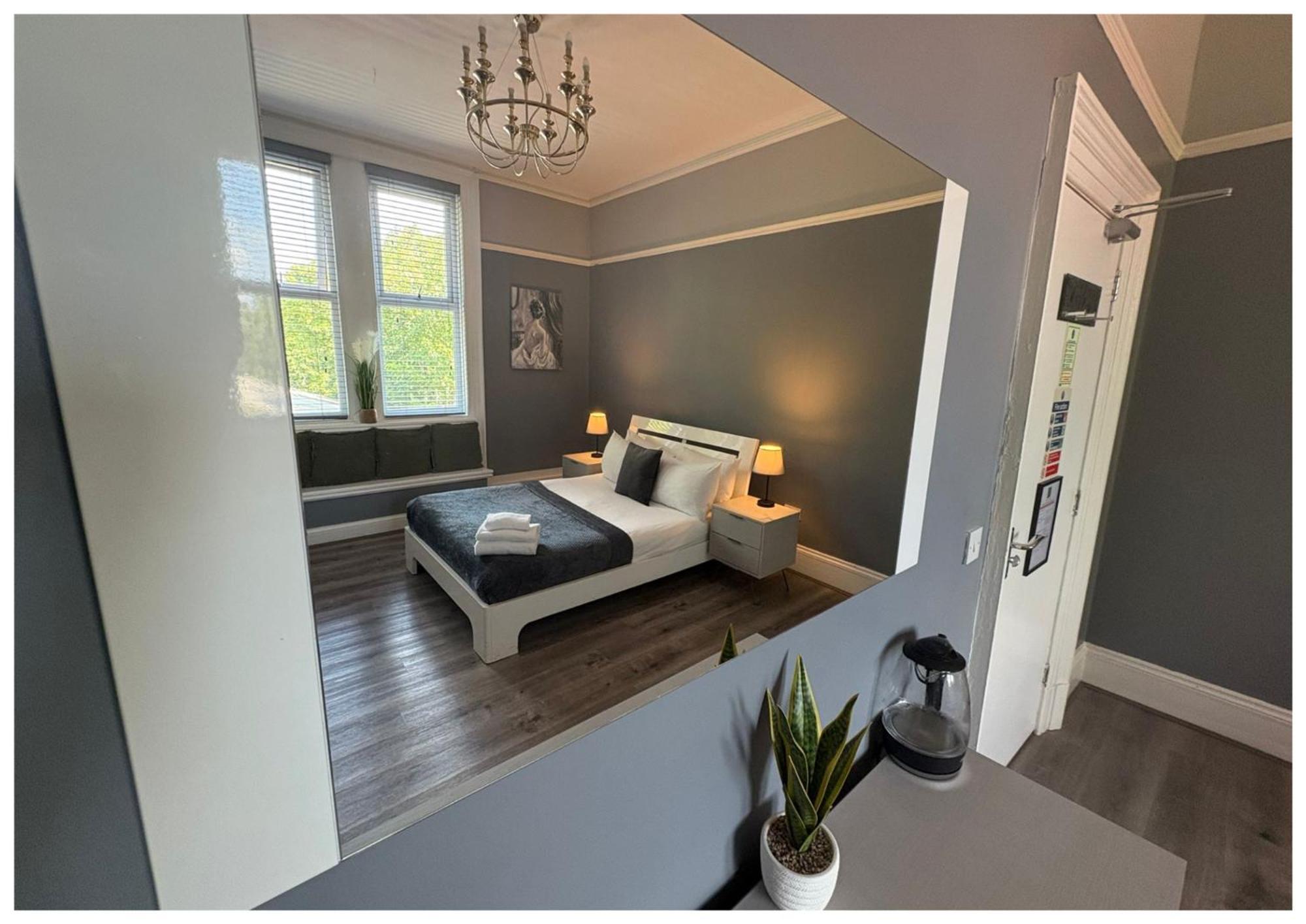 Double Room Private Bathroom