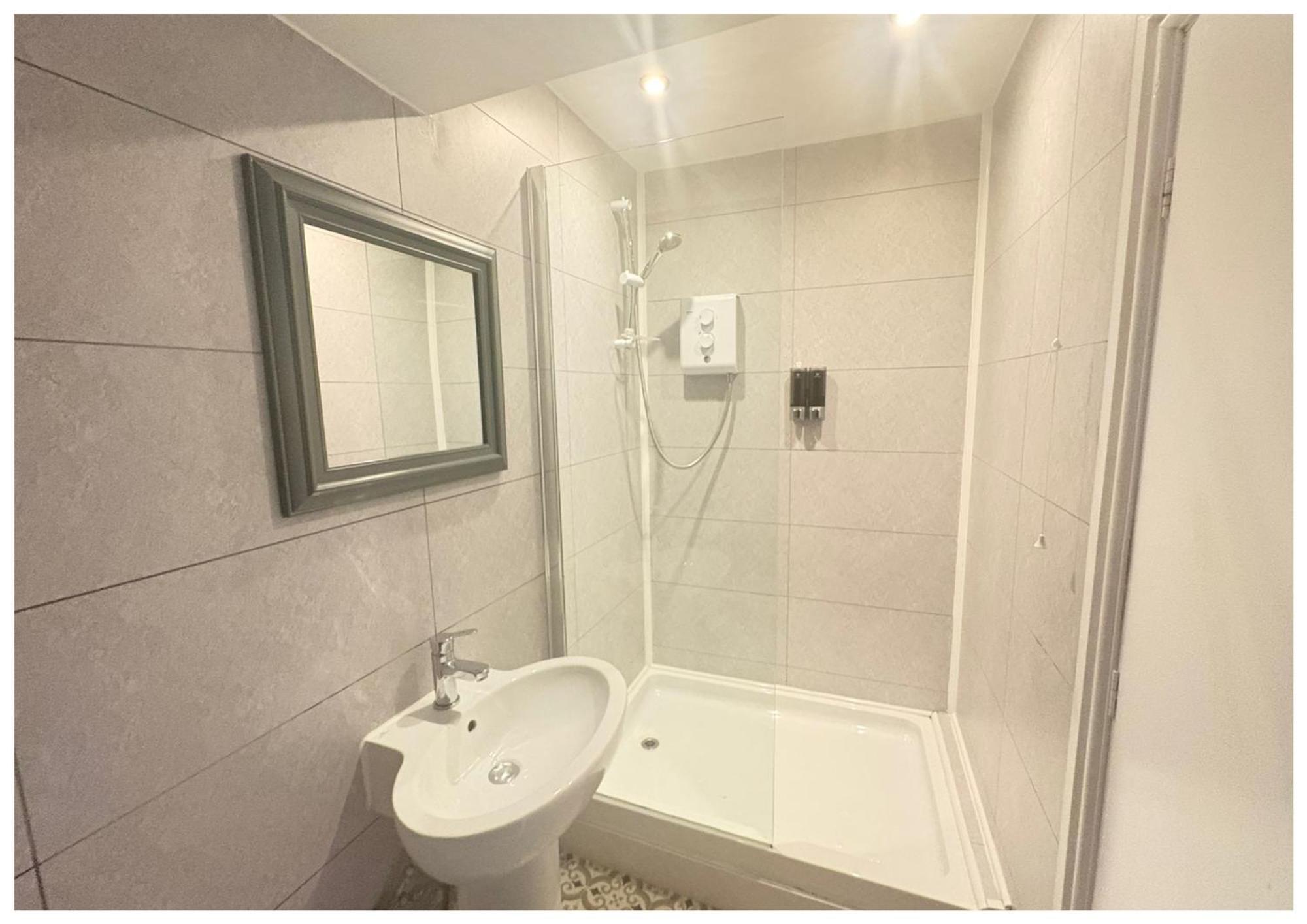 Quadruple Room Private Bathroom