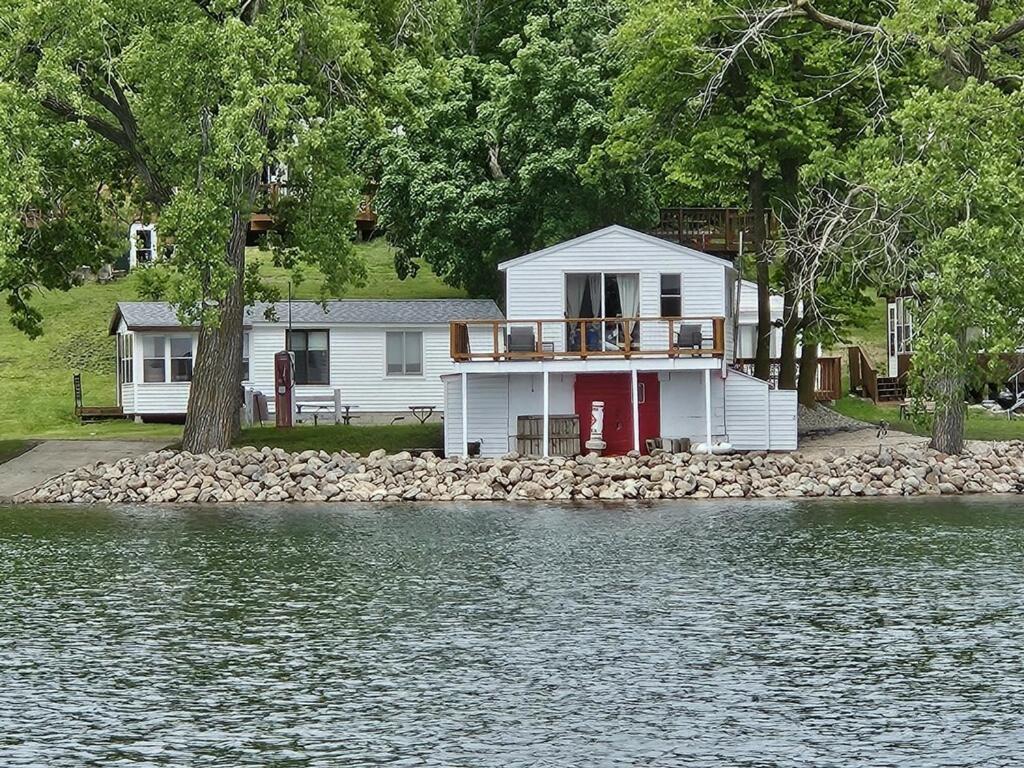 Family Room with Lake View