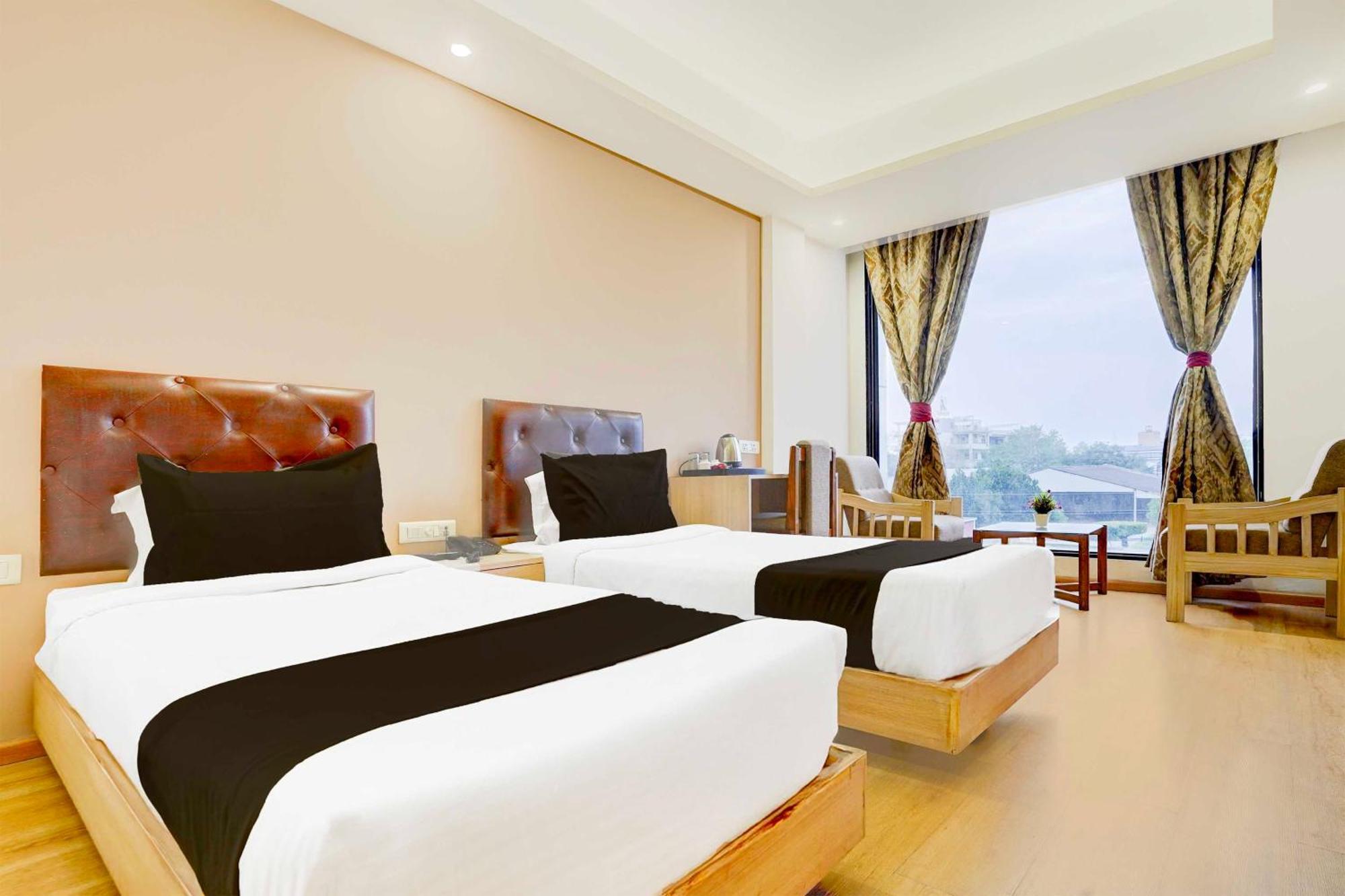 Deluxe Triple Room (Welcome Drink,20% Off on F&B,15 % Discount on Laundry Early checkin/Late Checkout (Subject to availability))
