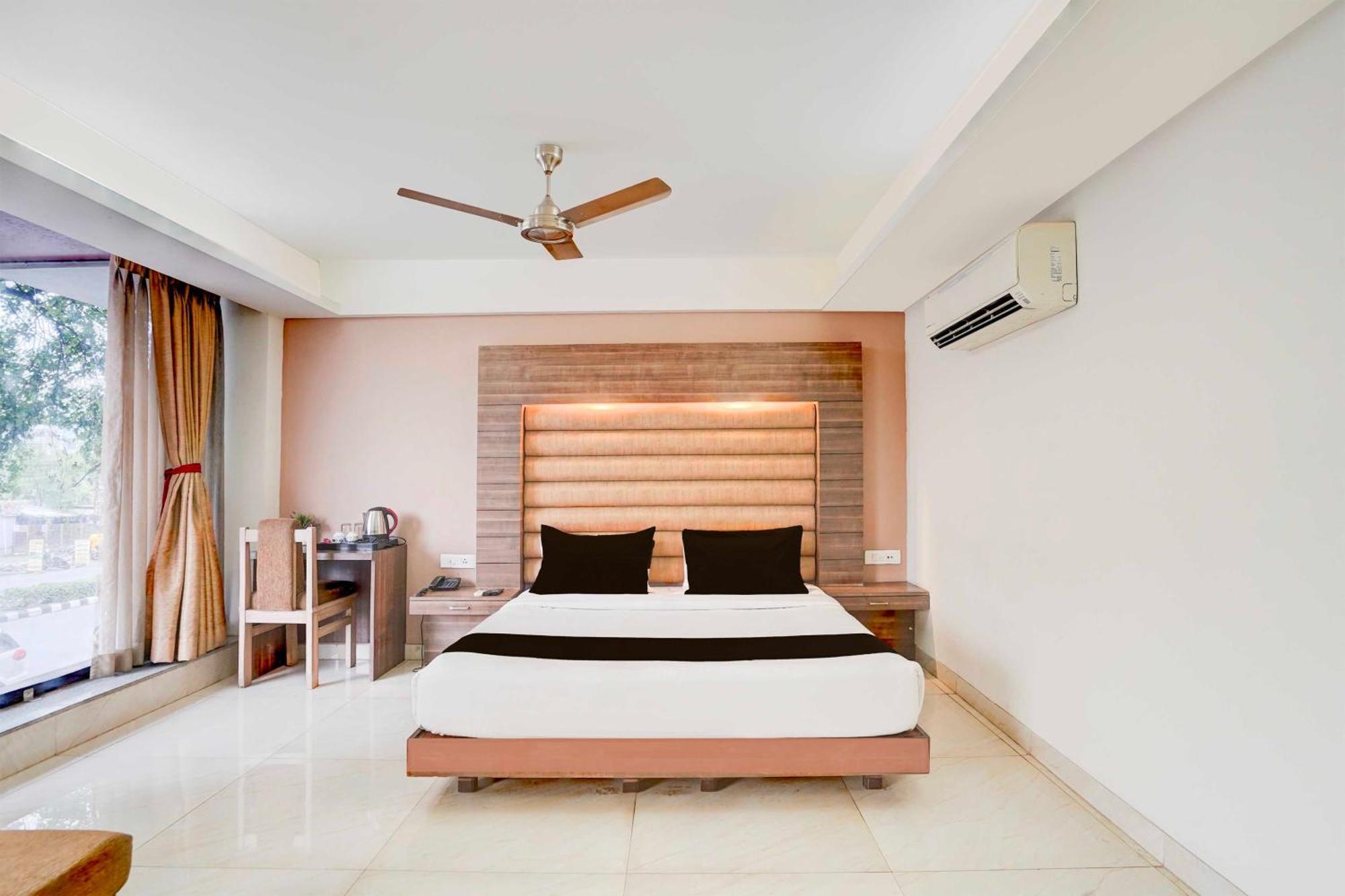 Suite Room (Welcome Drink,20% Off on F&B,15 % Discount on Laundry Early checkin/Late Checkout (Subject to availability))