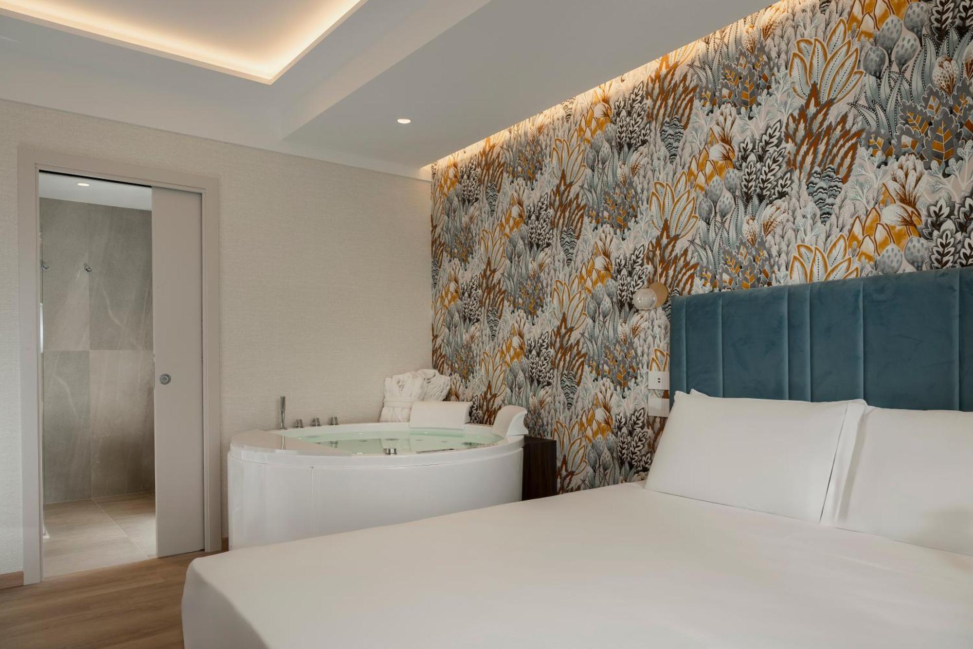 Junior Suite Balcony Bathtub Sauna