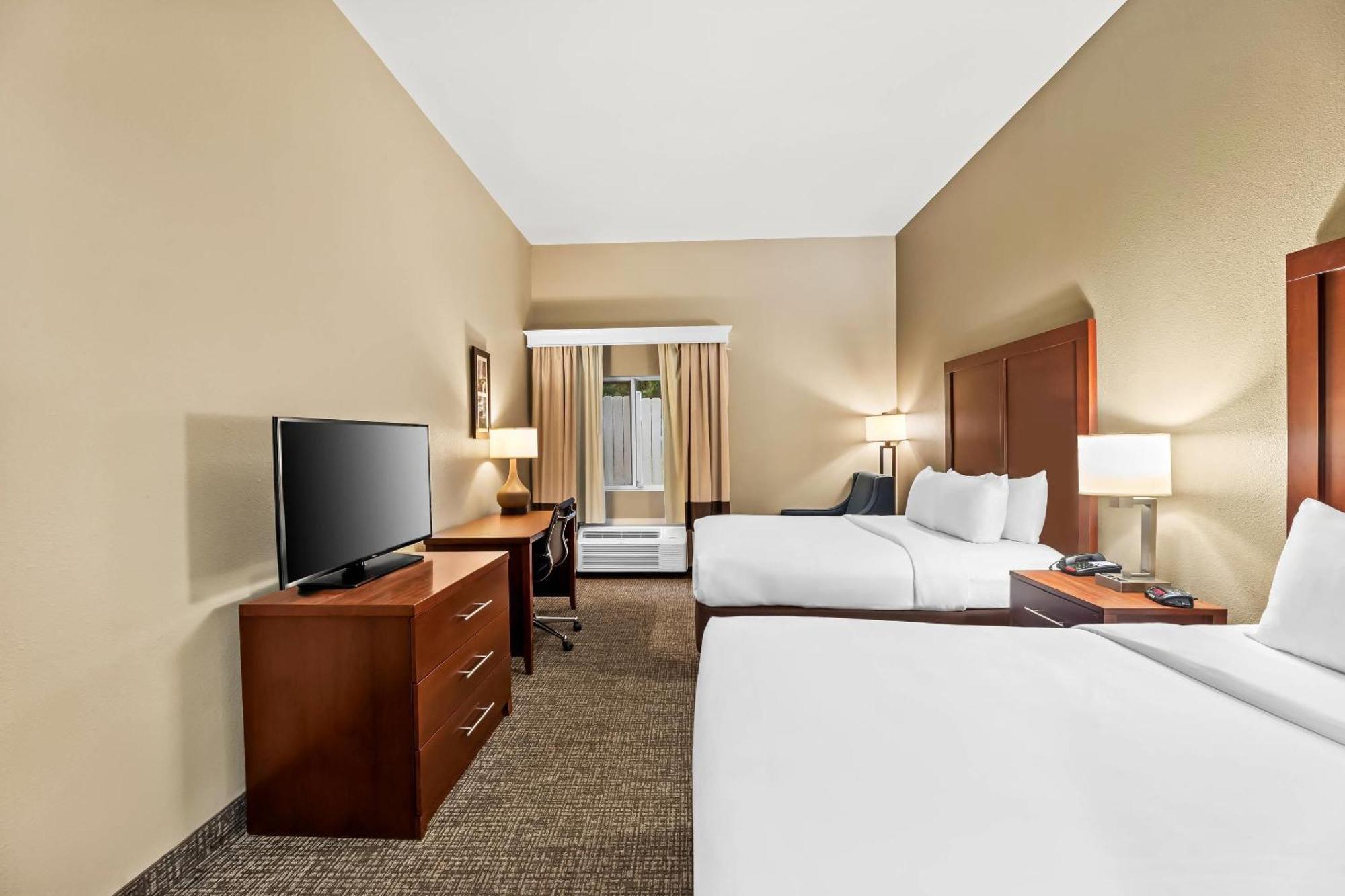 Queen Room with Two Queen Beds - Non-Smoking