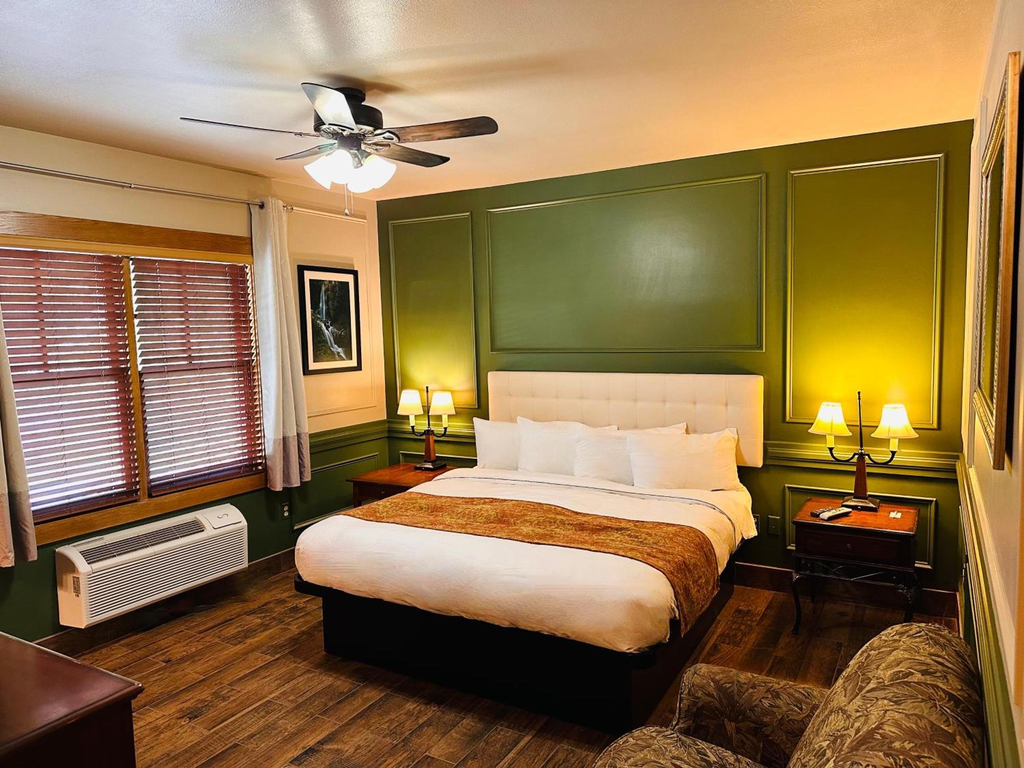 King Room with Pool View