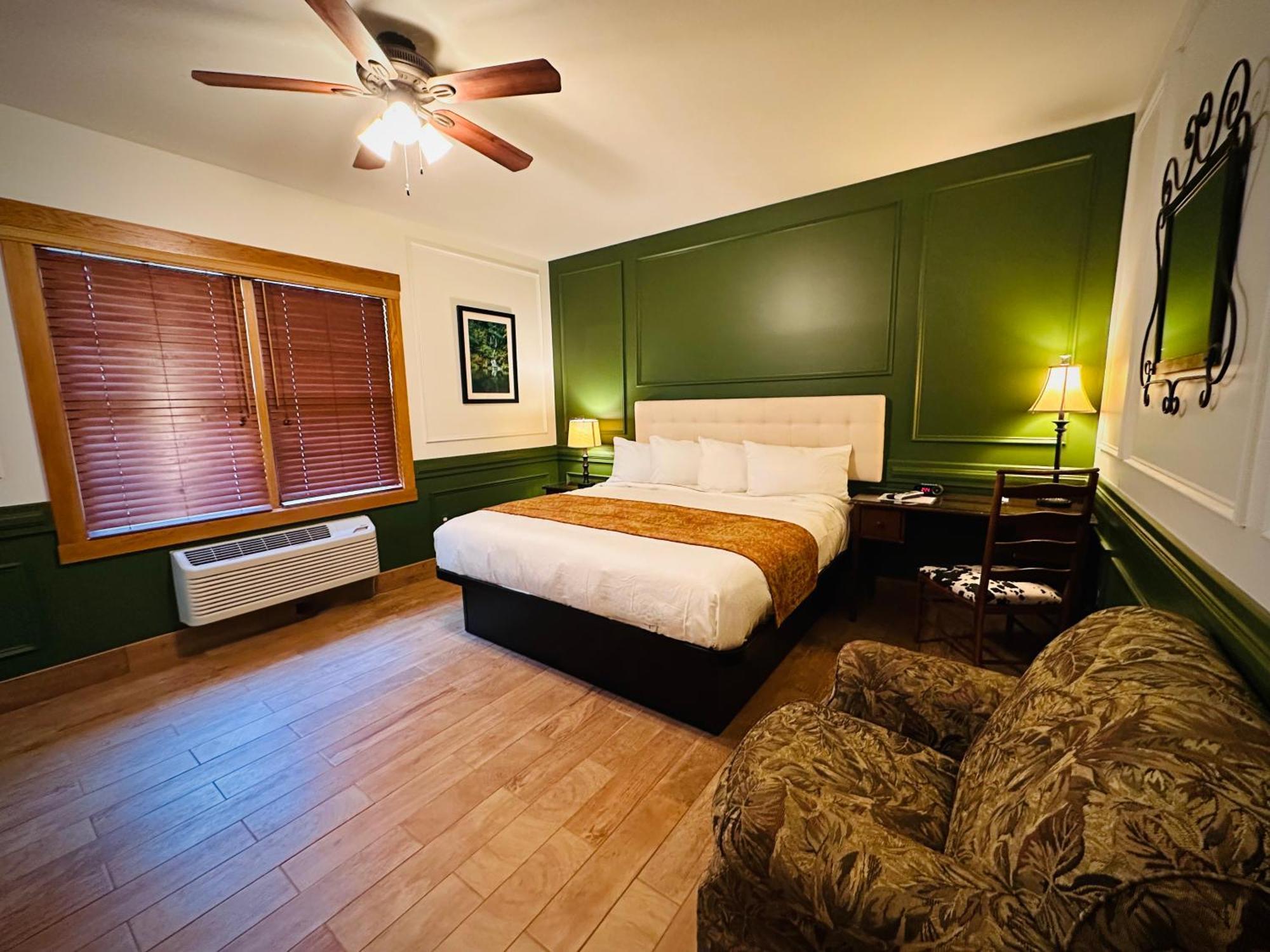 King Room with Pool View