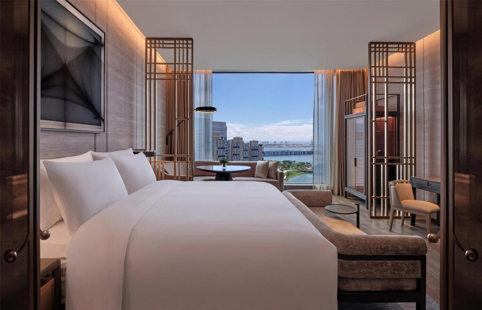 Deluxe King Room with Bay View