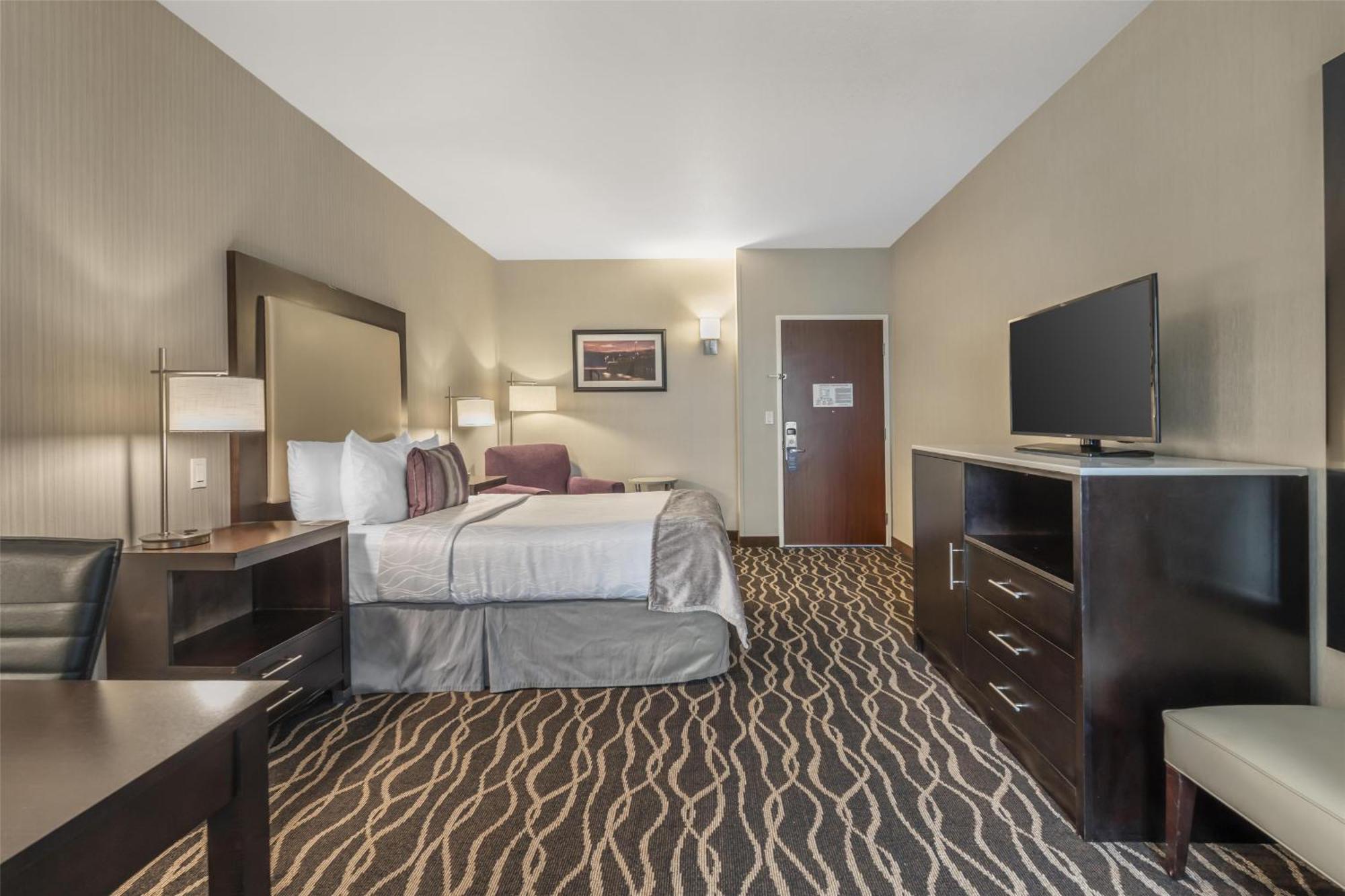 Double Room Bath Mobility Accessible or Non-Smoking