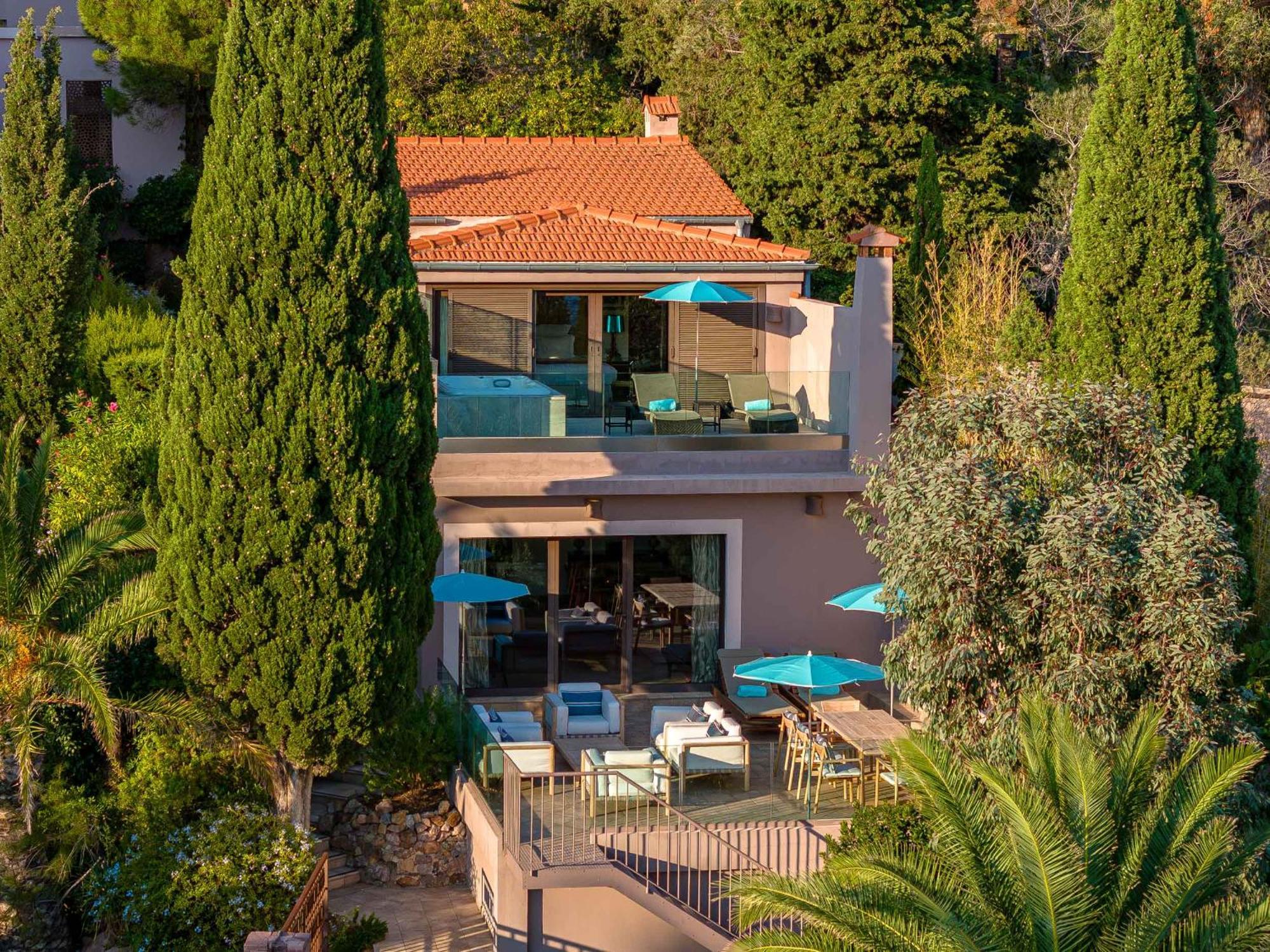 Villa 3 Pièces avec Vue sur Mer / Terrasse / Bain à Remous