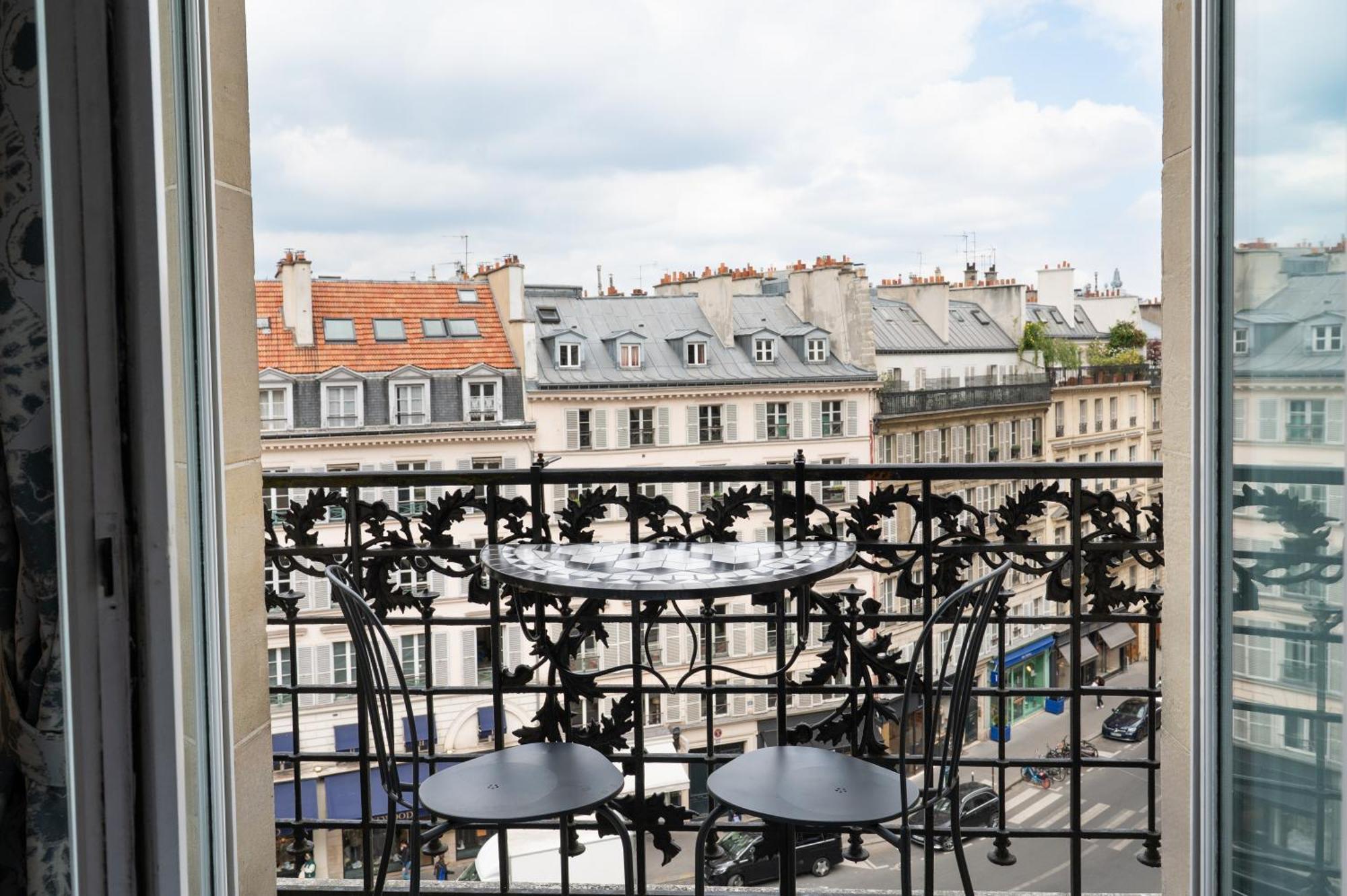 Deluxe Balcony Room