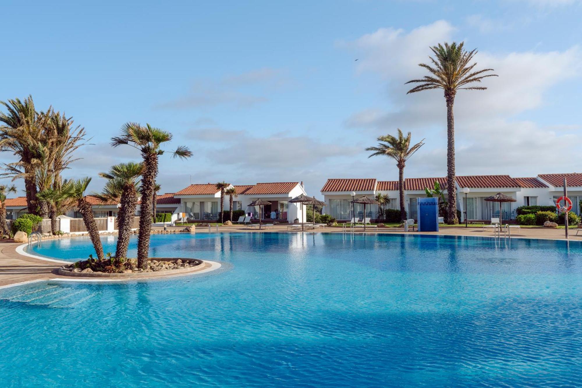 Bungalow with direct pool access