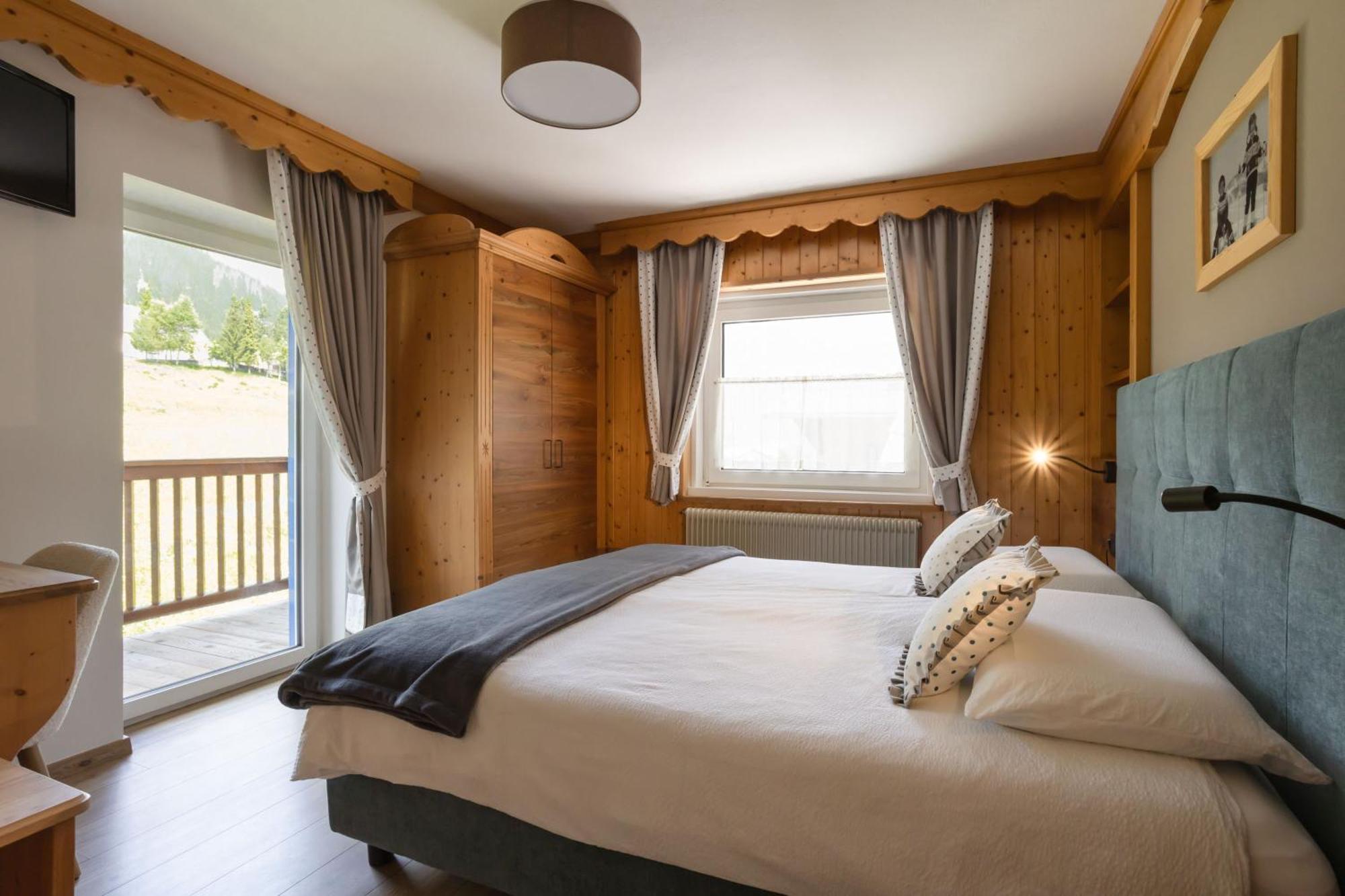 Double Room with Mountain View