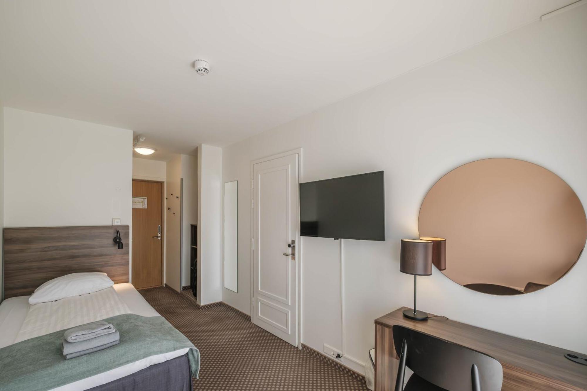 Single Room,1742679286:JPEG