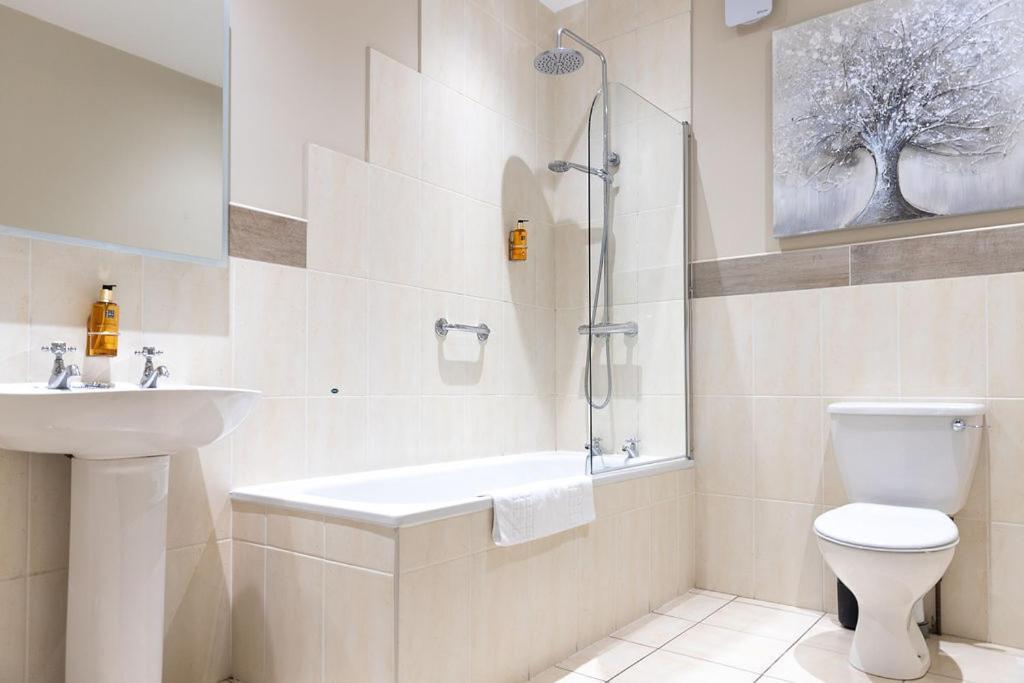 Twin Room with Bath