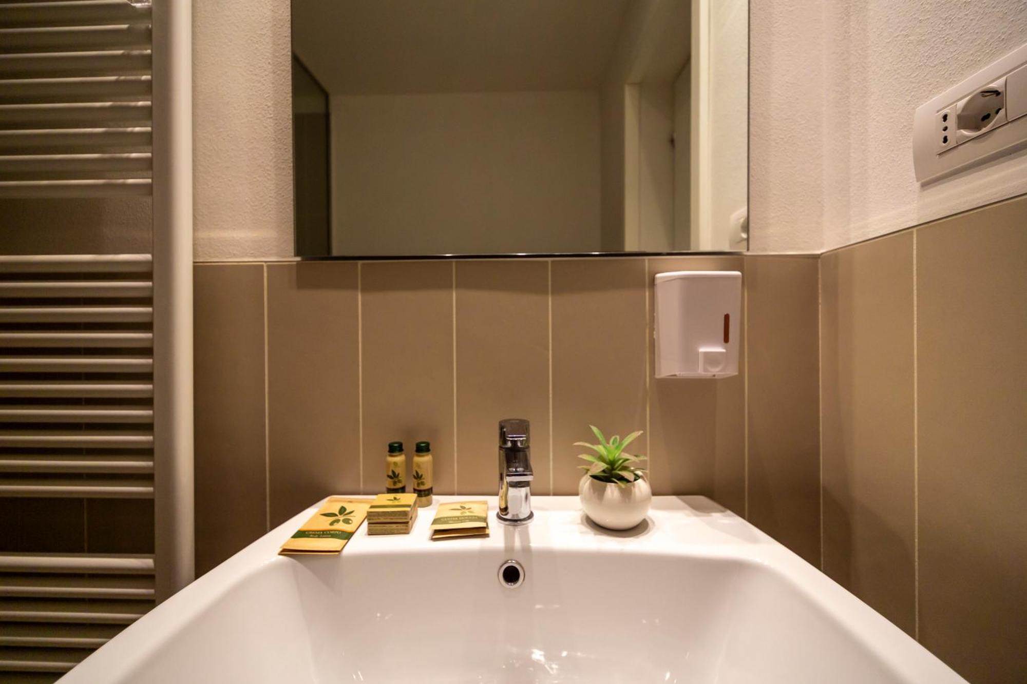 Comfort Double Room with Balcony or View