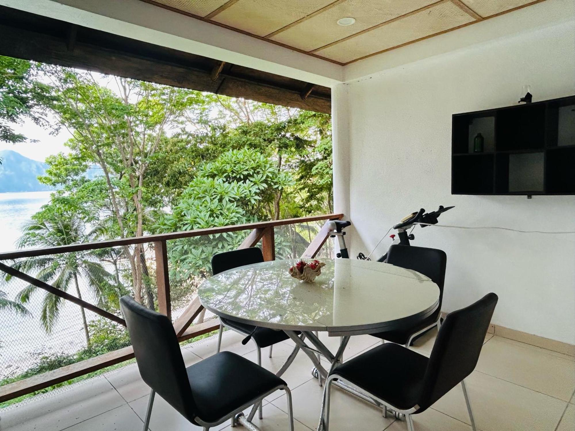 Deluxe Sea View Room