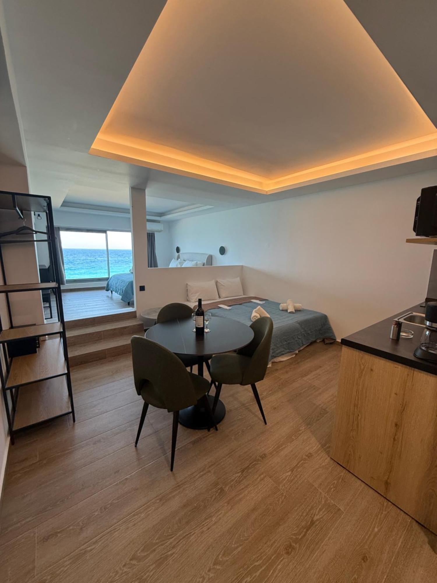 One-Bedroom Apartment Sea View,1679635776:JPEG