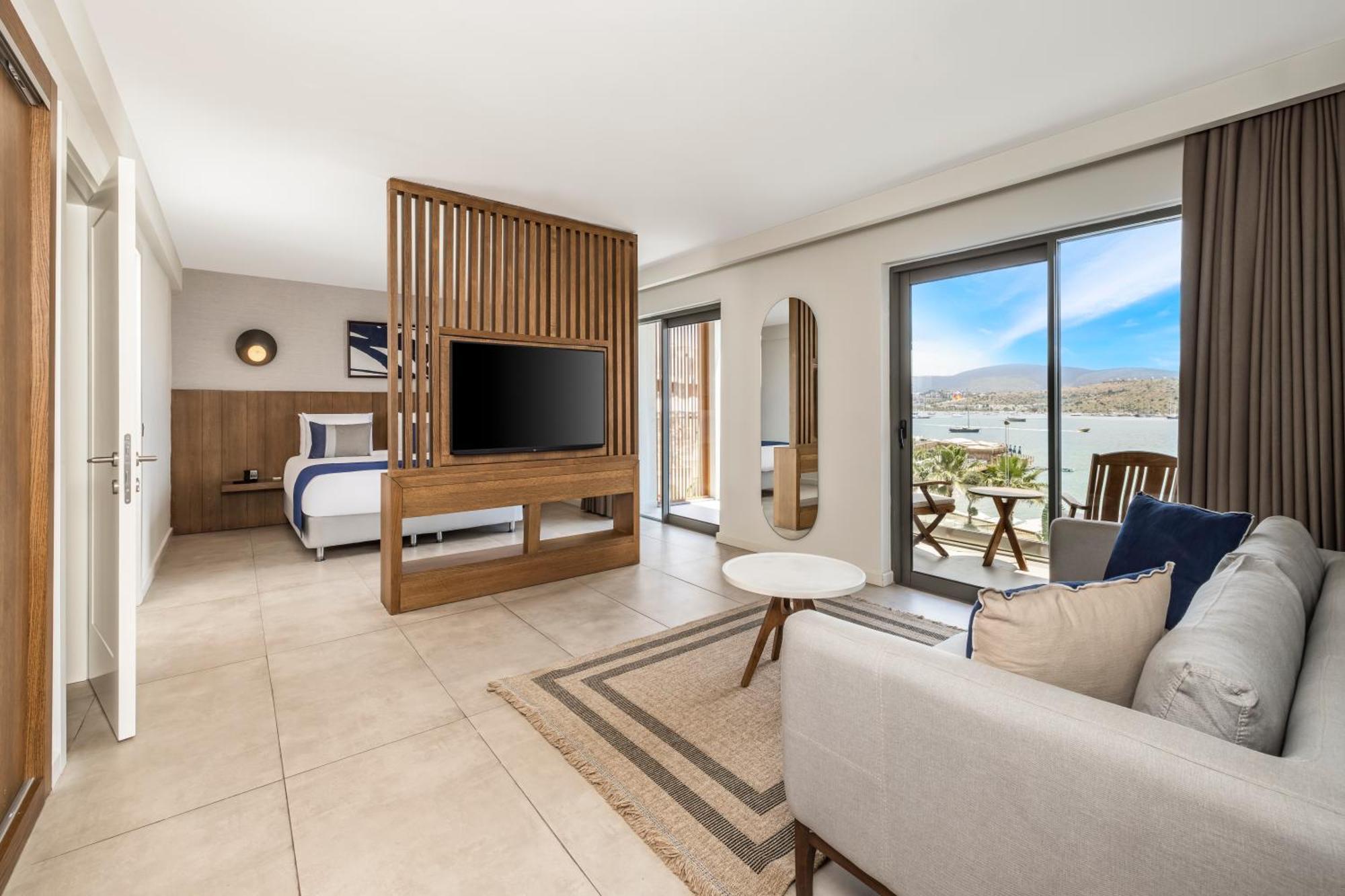 Family Room with Sea View