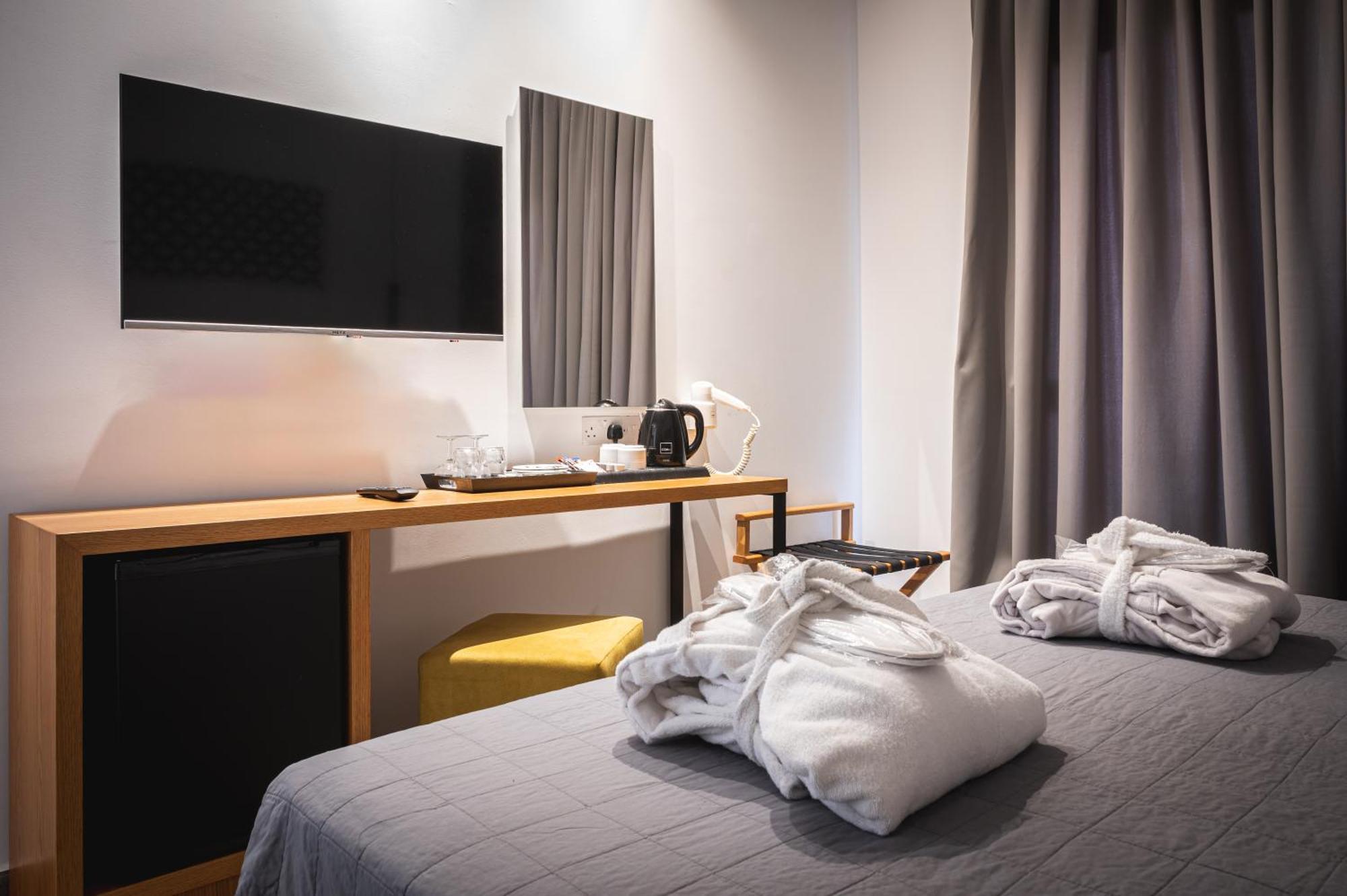 Premium One-Bedroom Apartment Inland View,1680578274:JPEG