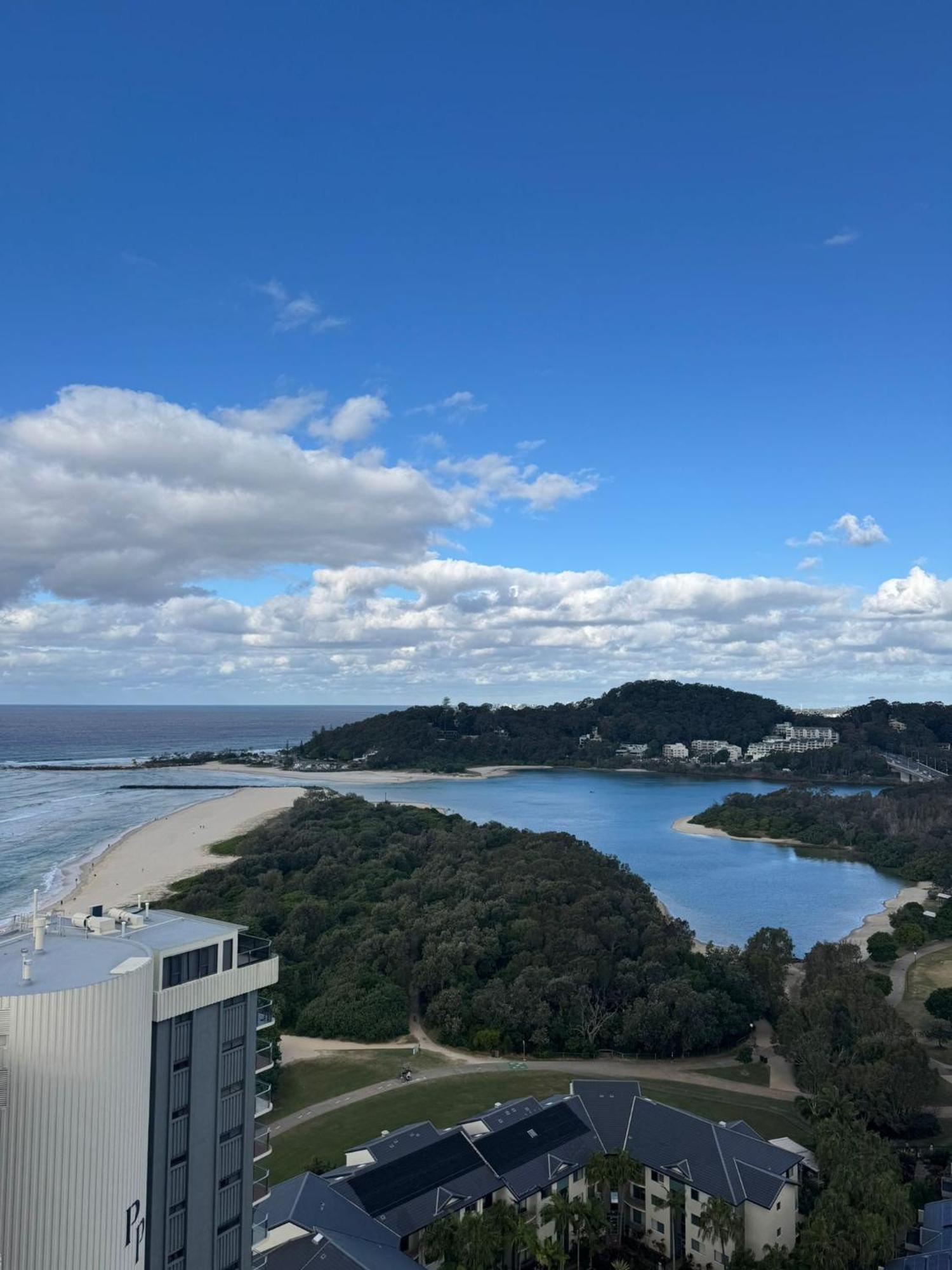 Superior Three-Bedroom Apartment with Ocean View