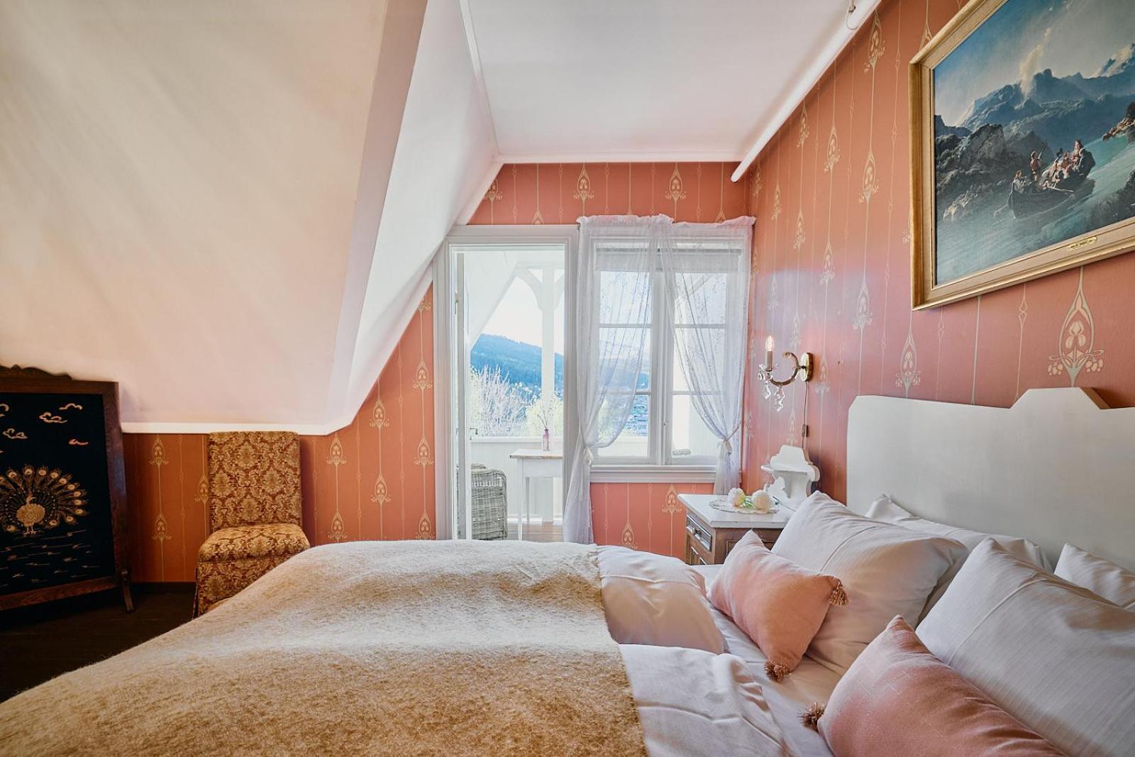 King Suite,1680598345:JPEG