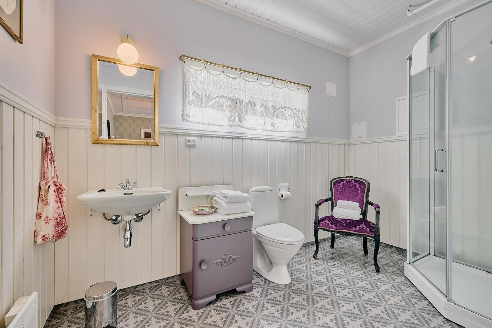 Double Room,1680598336:JPEG