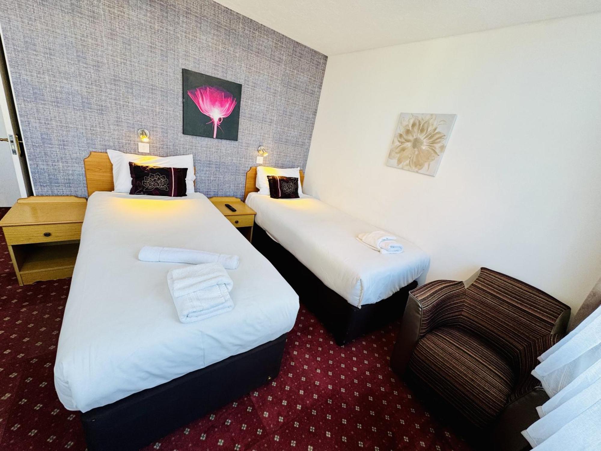 Standard Twin Room
