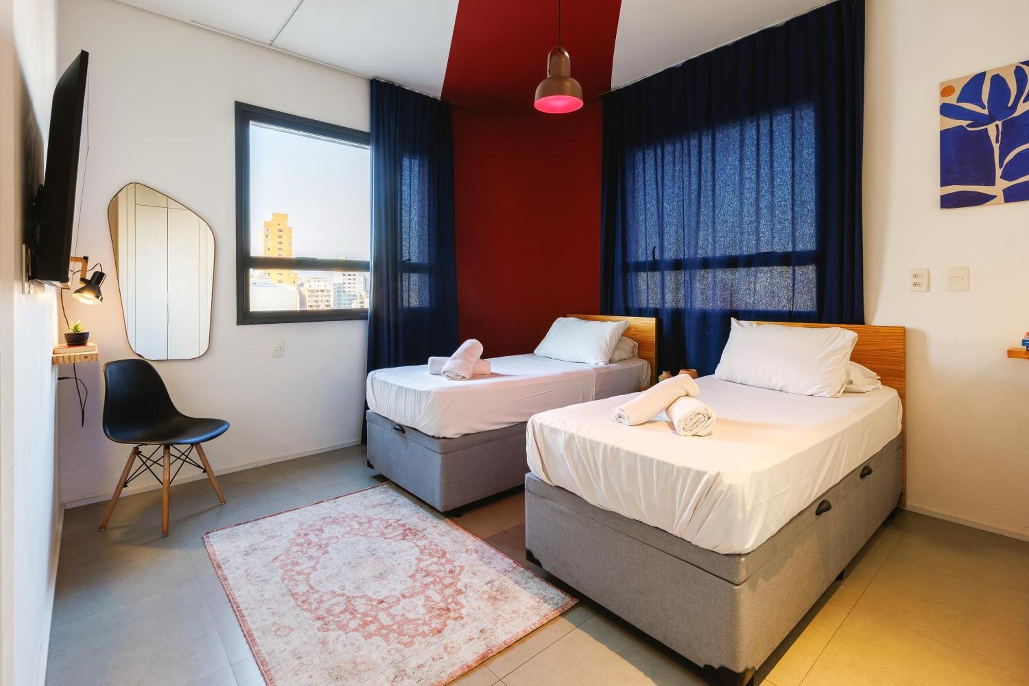 Quarto Econômico com Cama de Casal ou 2 de Solteiro
