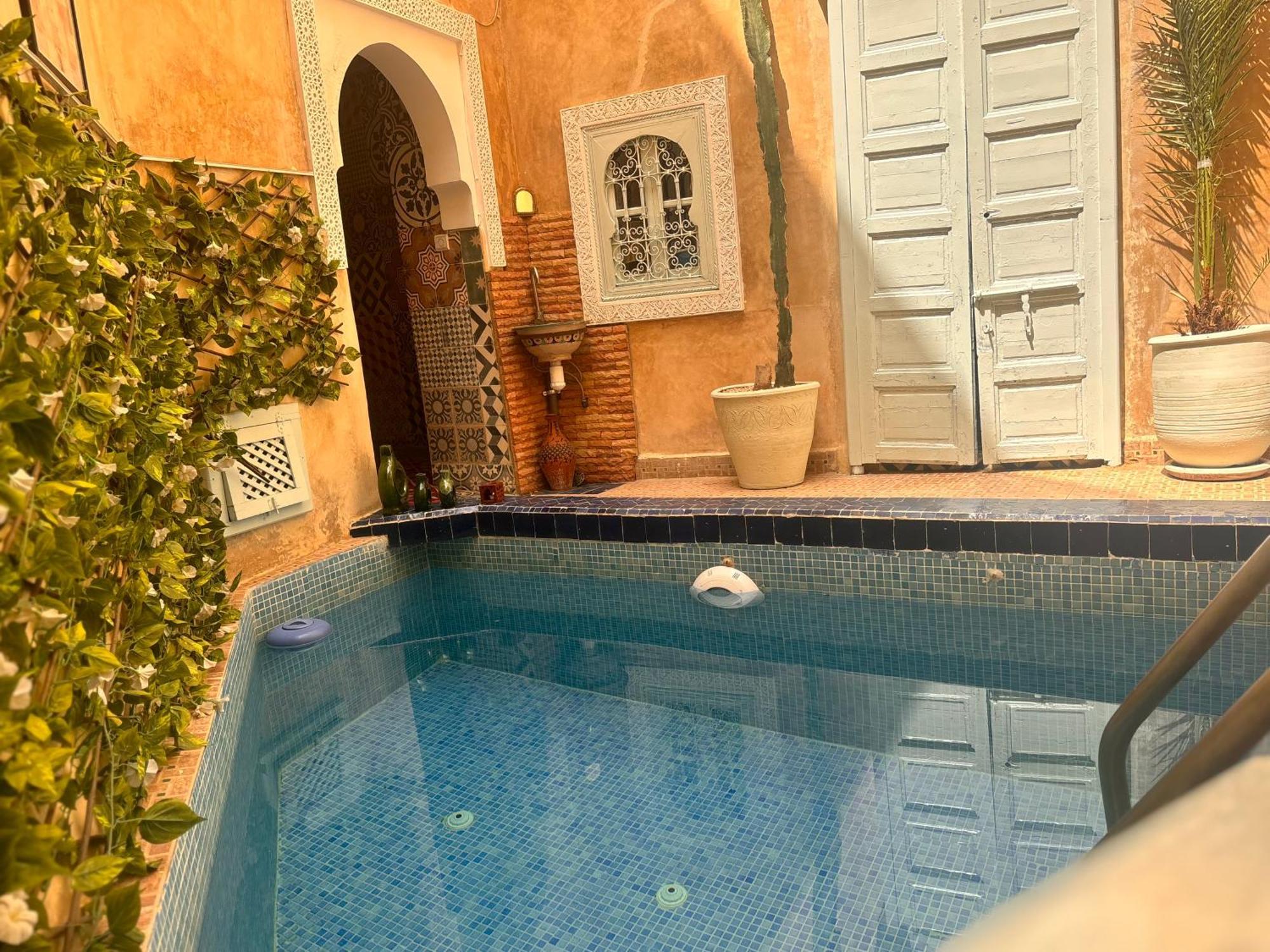 Two-Bedroom Suite,1680918819:JPEG