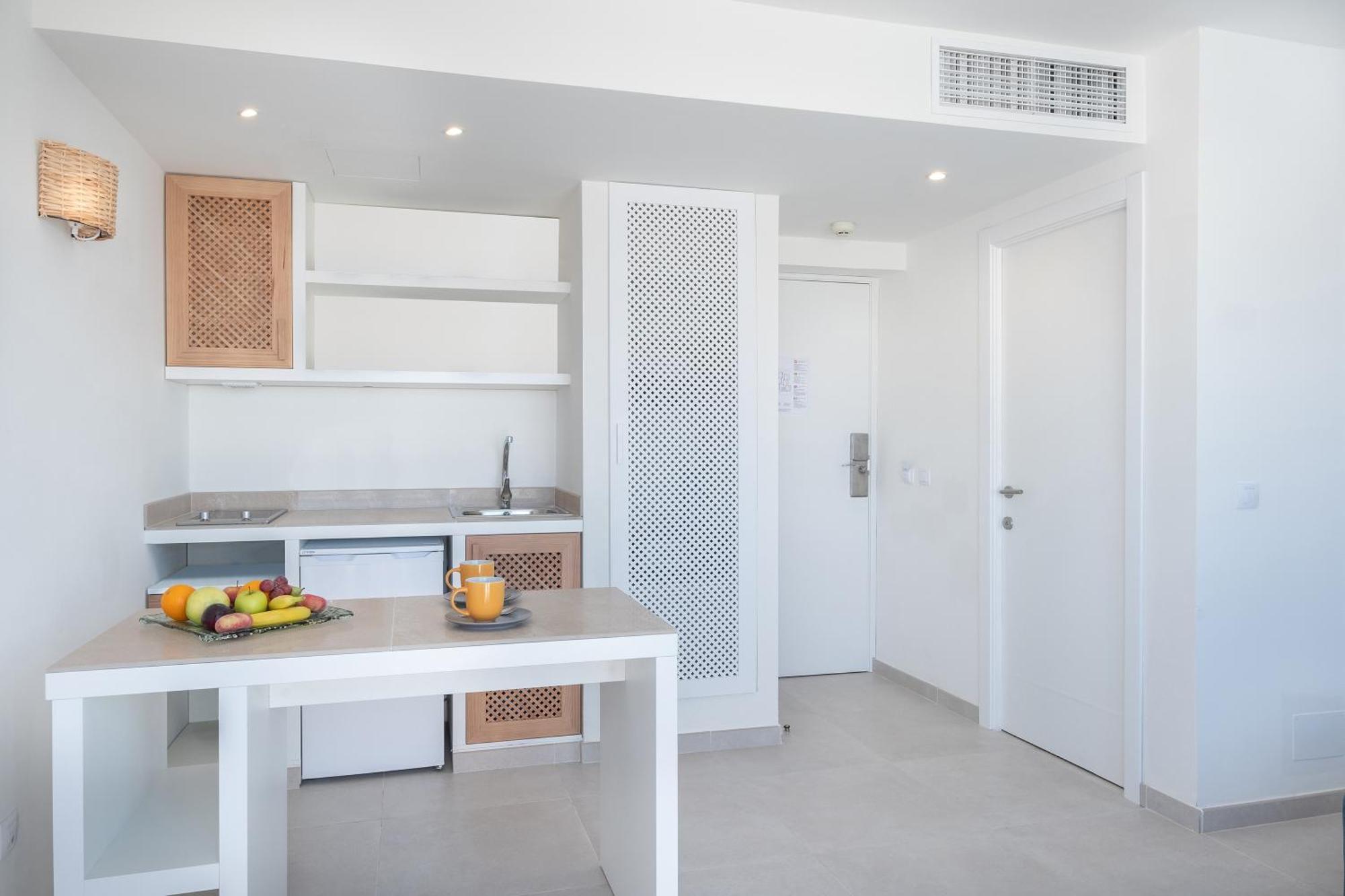 Select Apartment Side Sea View