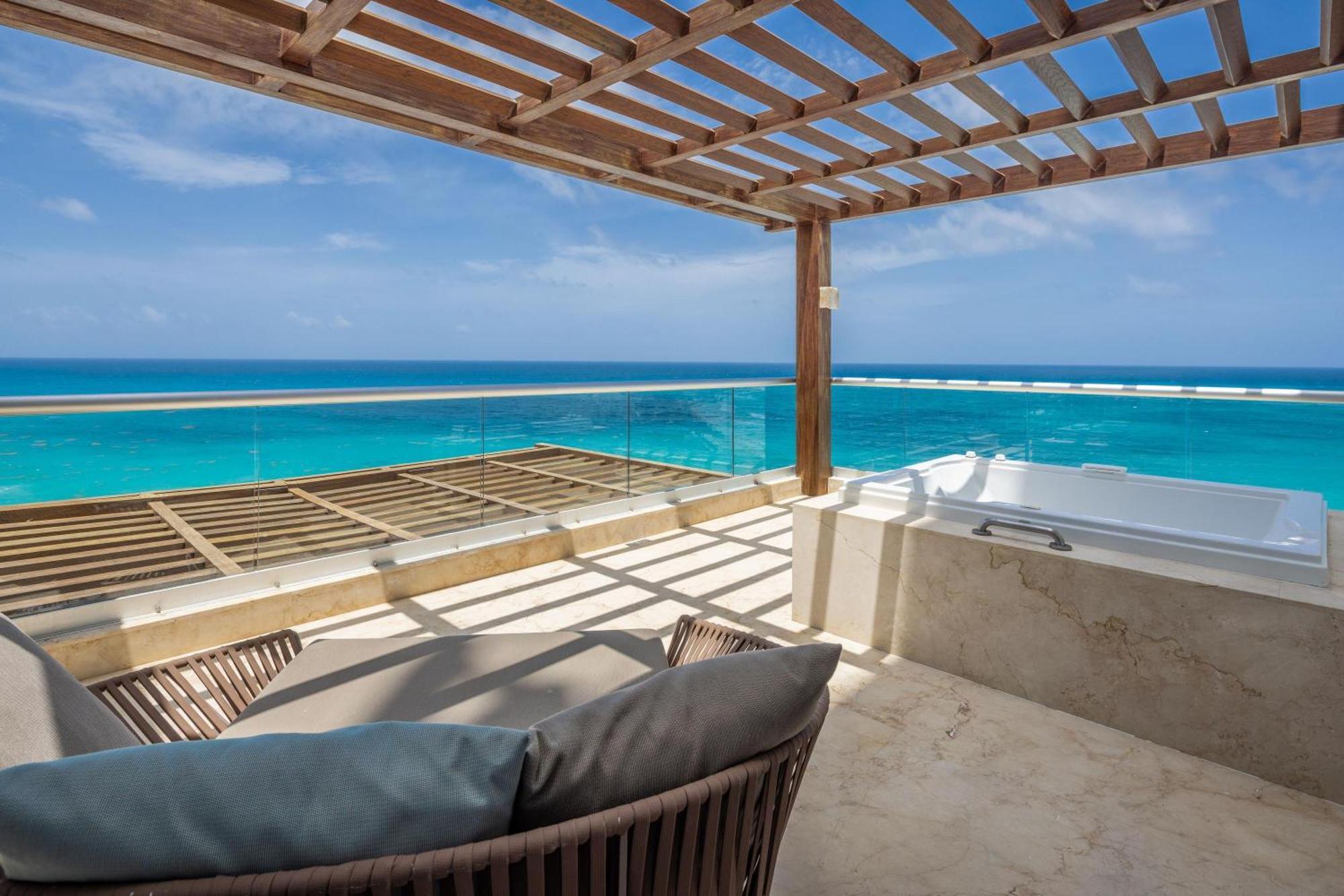 Superior Two Bedroom Presidential Suite Ocean View King Size Bed