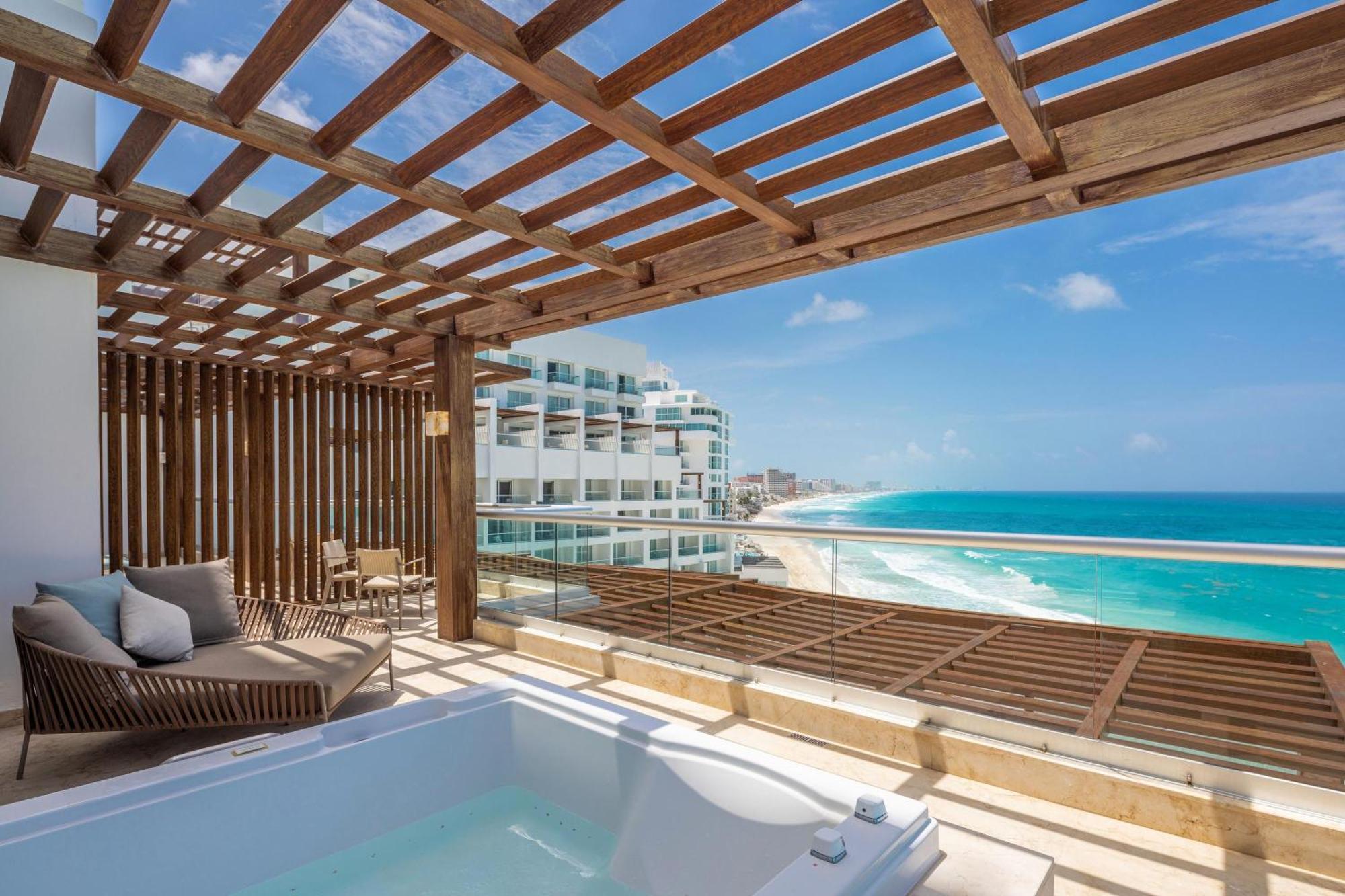 Superior Two Bedroom Presidential Suite Ocean View King Size Bed