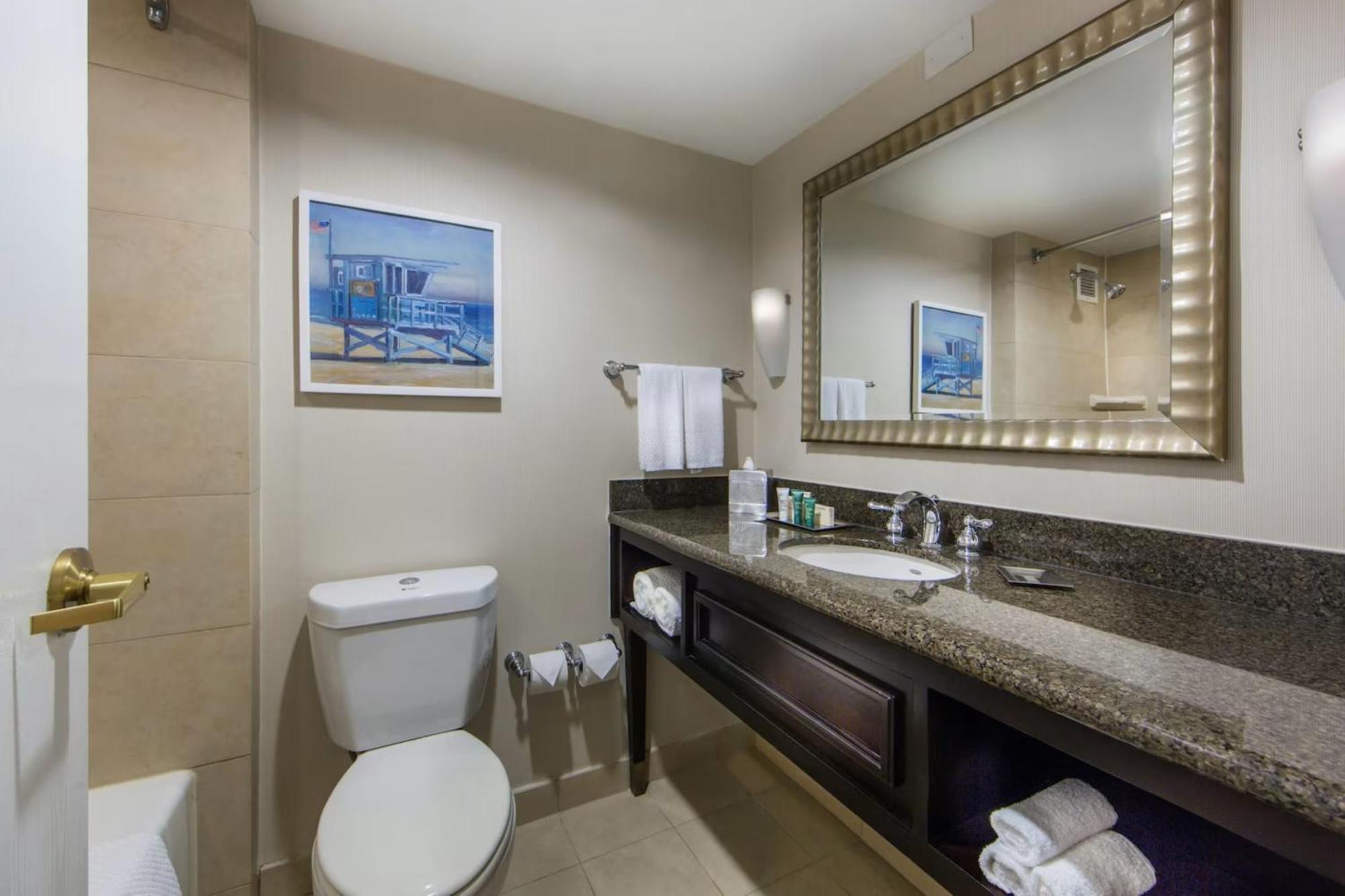 King Room with Accessible Tub - Mobility Access