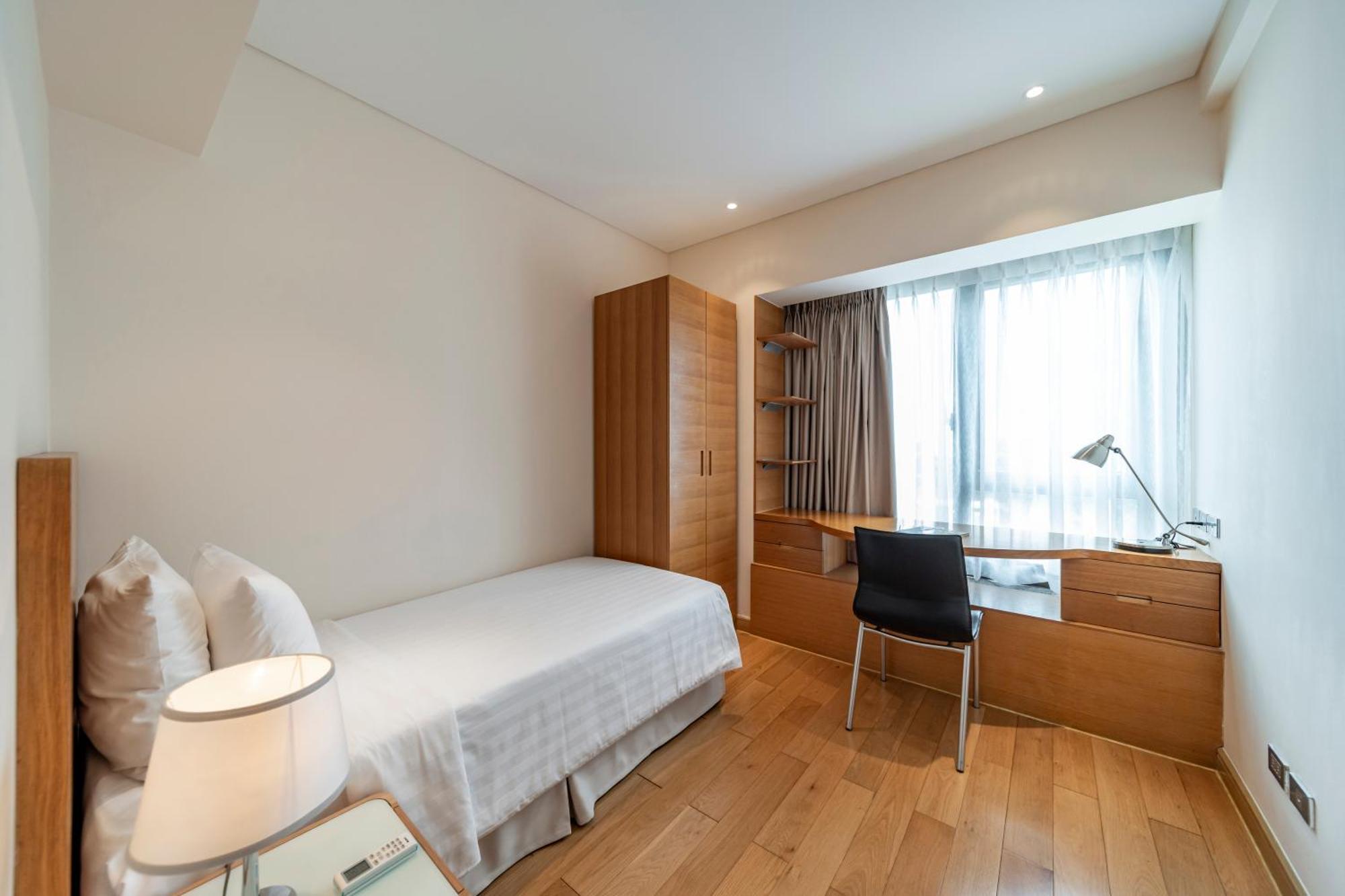 Two-Bedroom Premier with Balcony,1681724129:JPEG