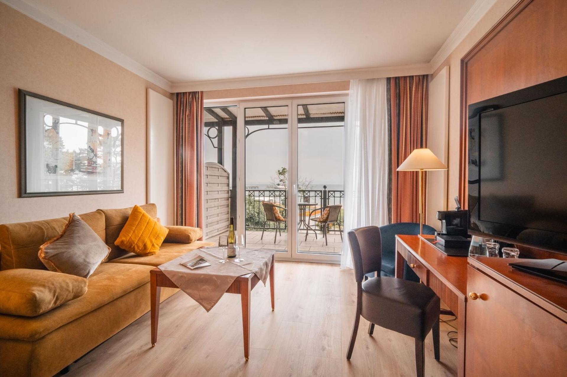 Baltic Deluxe with balcony on sea side
