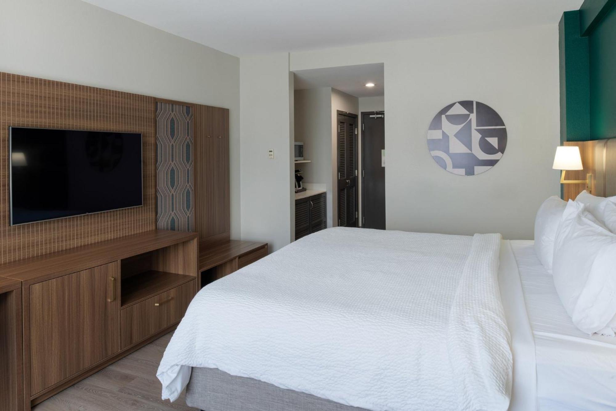 Standard King Room