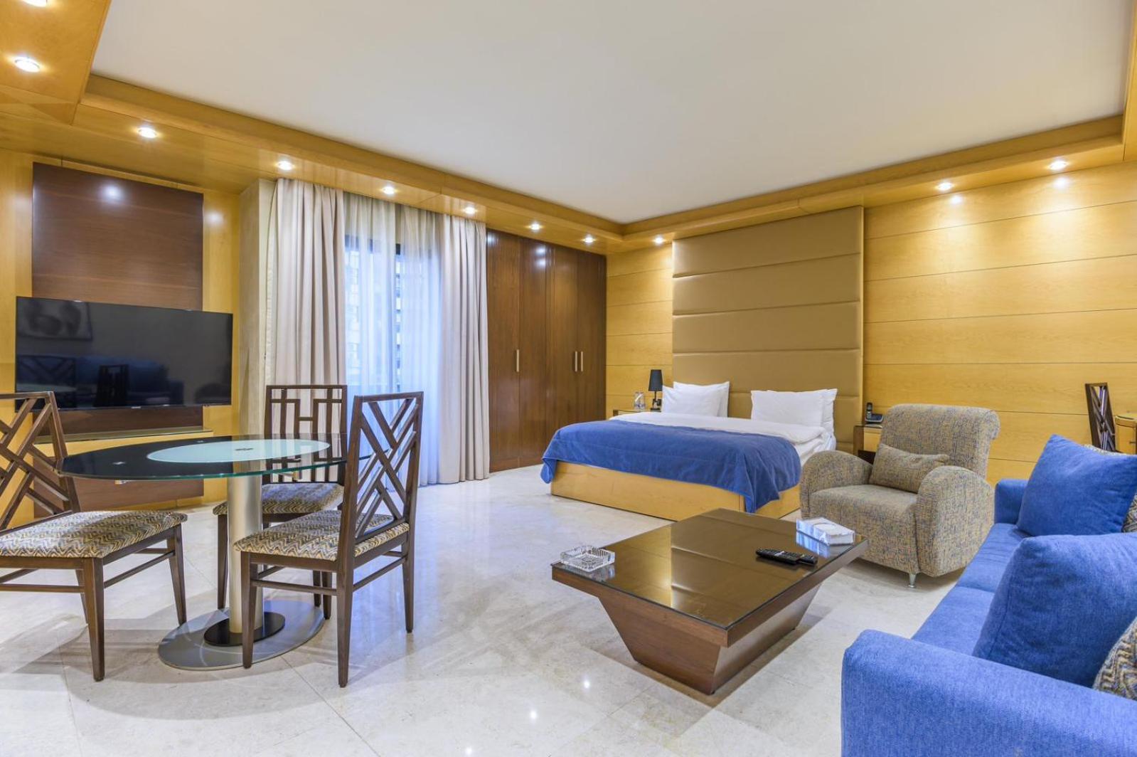 Executive Suite,1681732777:JPEG