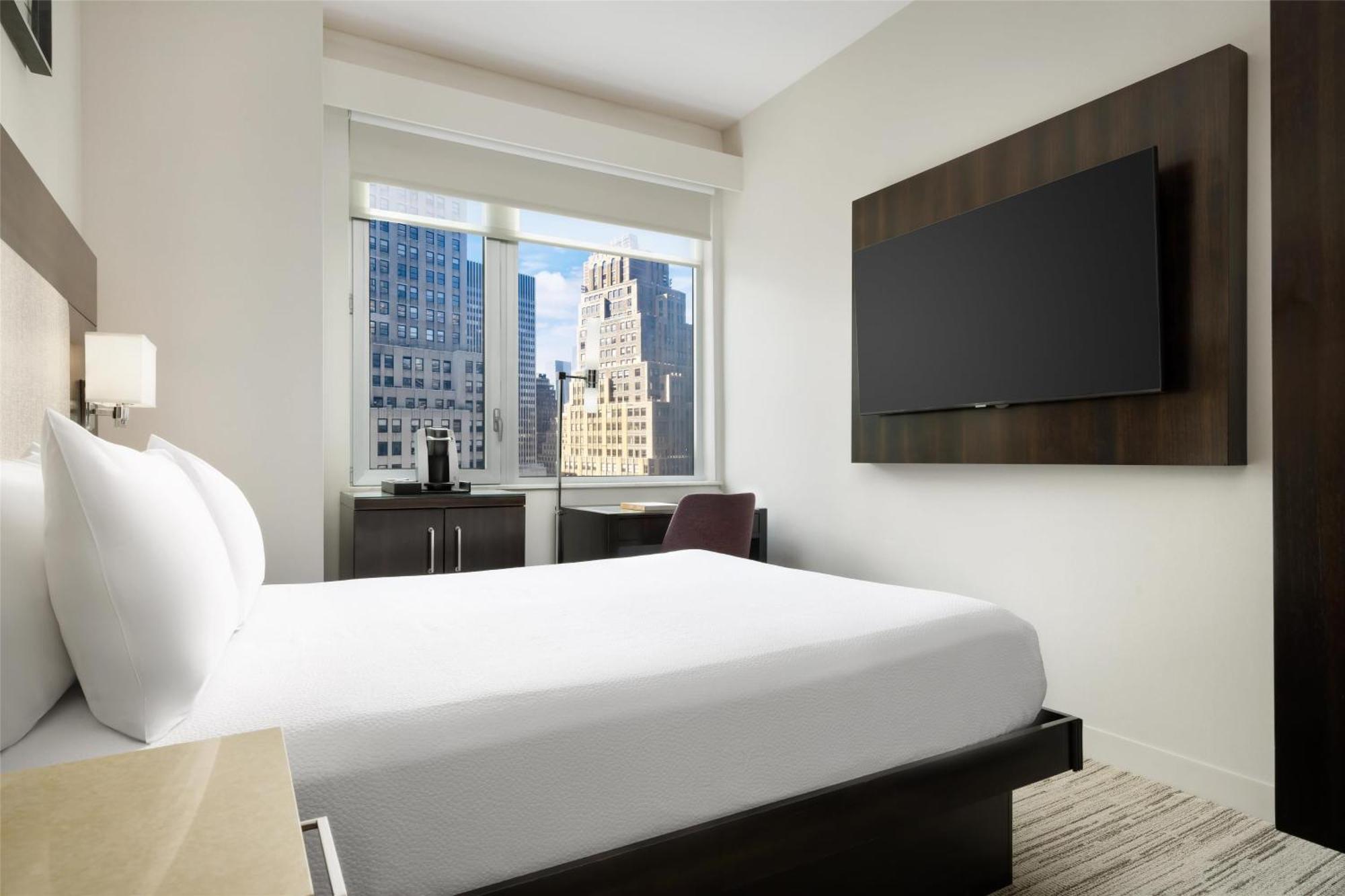 Queen Room City View,1681751042:JPEG