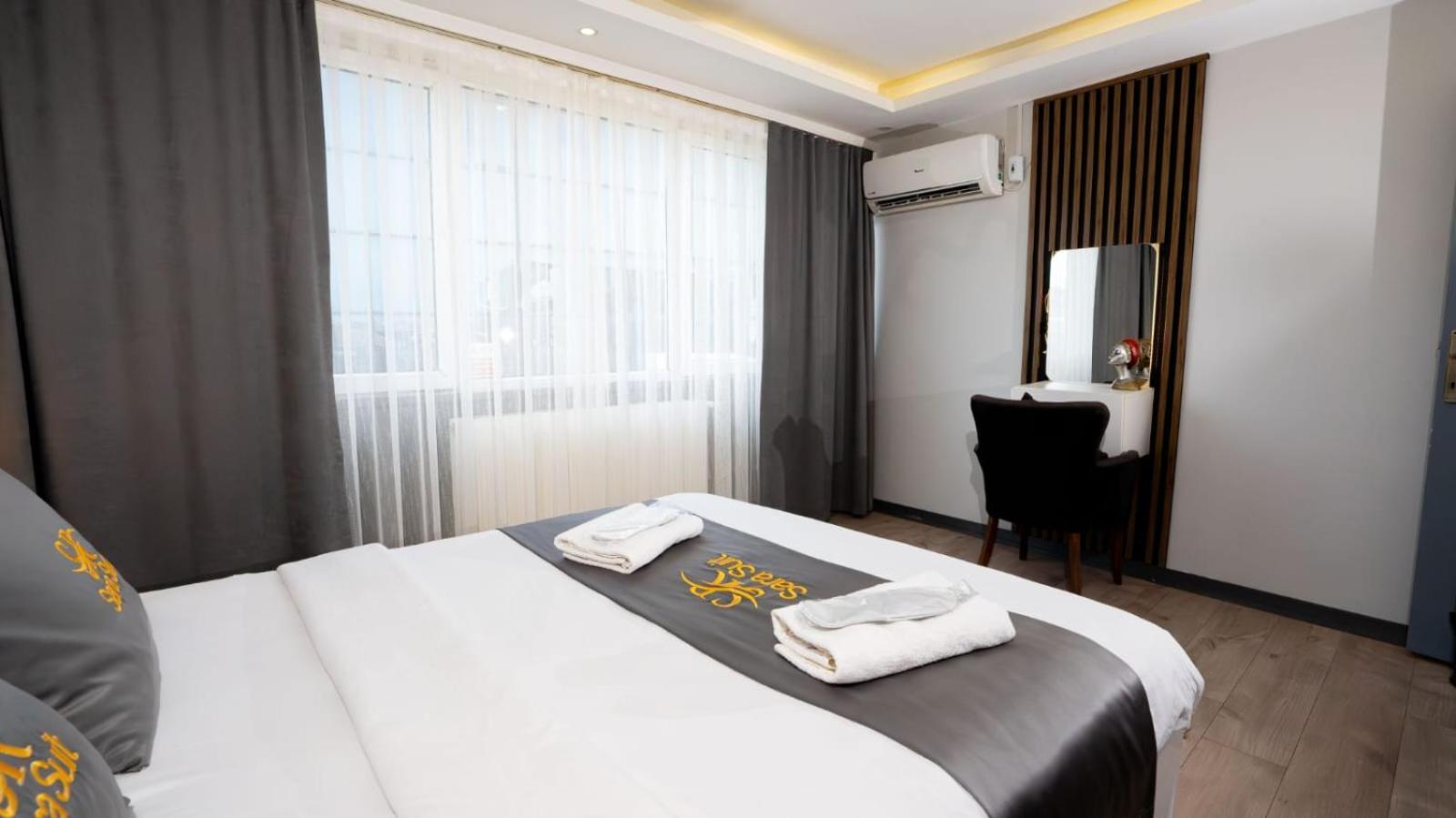 Deluxe King Room