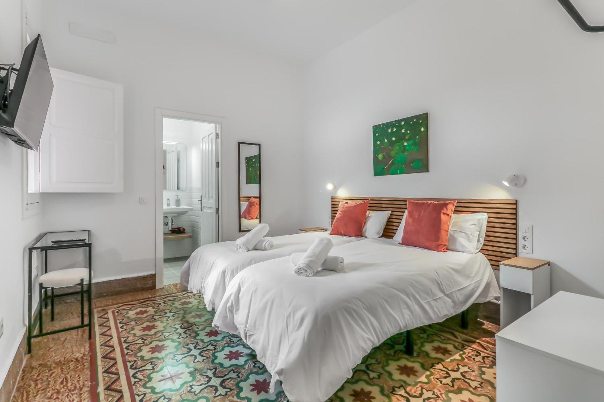 Double or Twin Room Private Bathroom