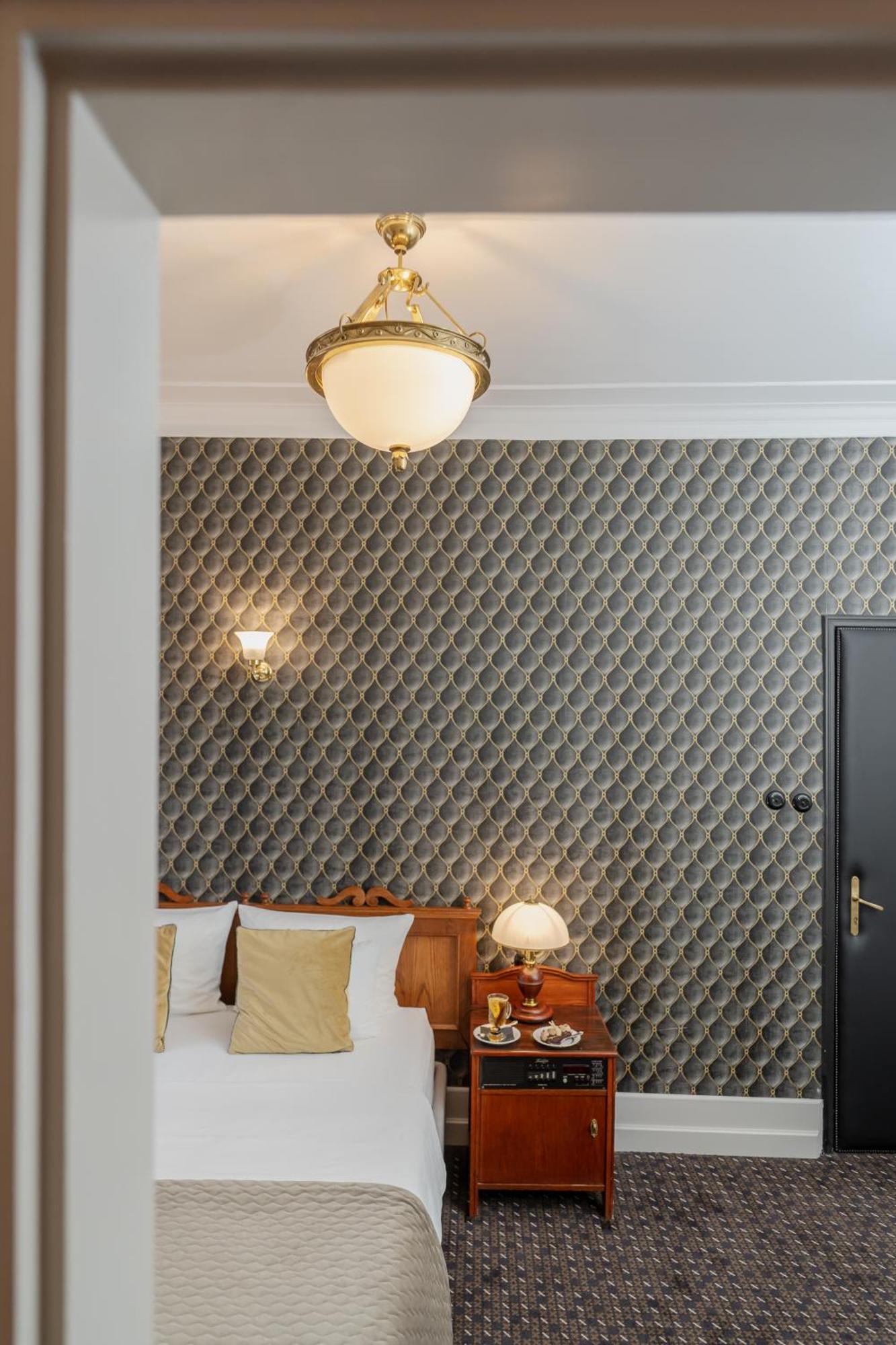 Deluxe Family Suite