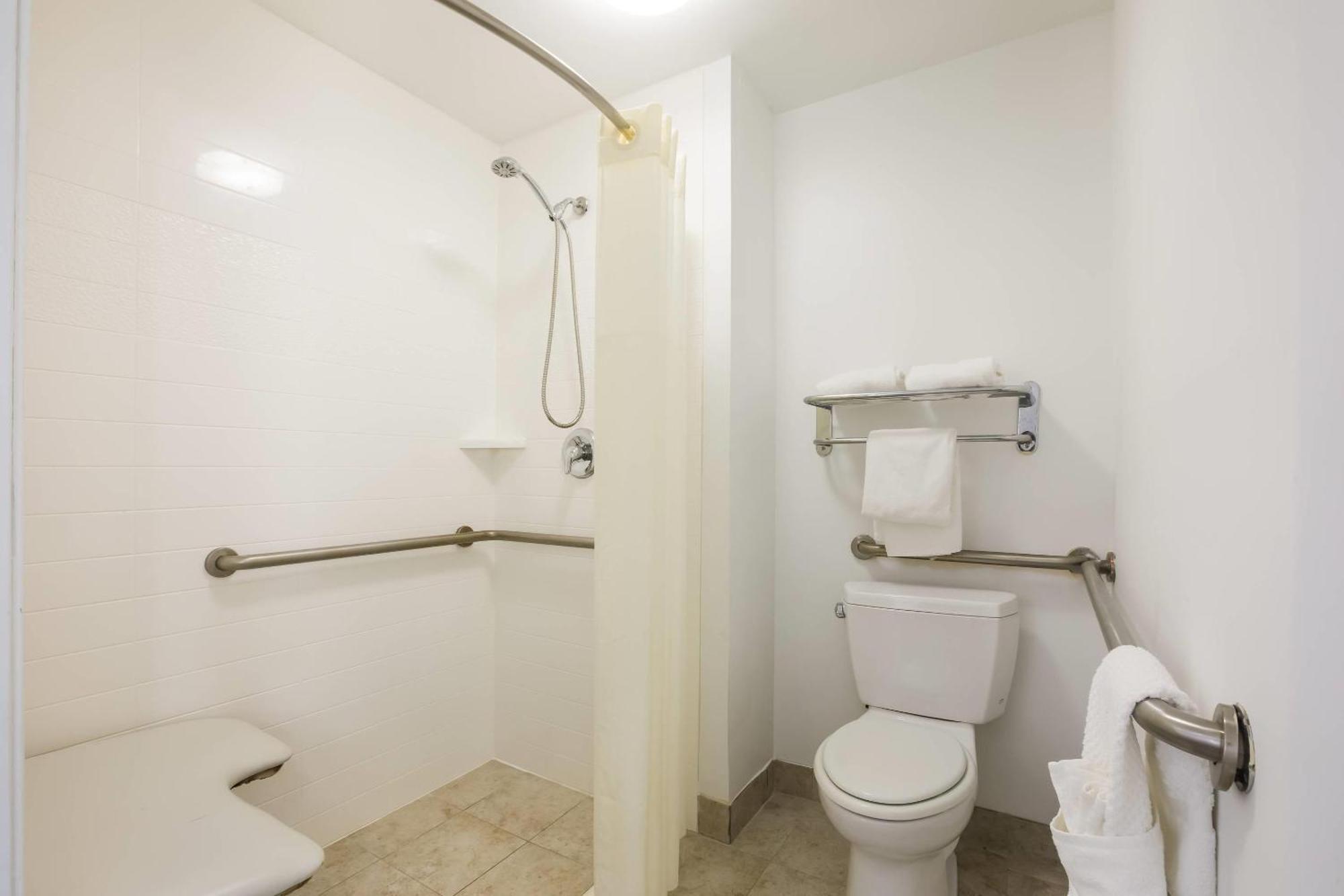 King Room - Accessible/Non-Smoking