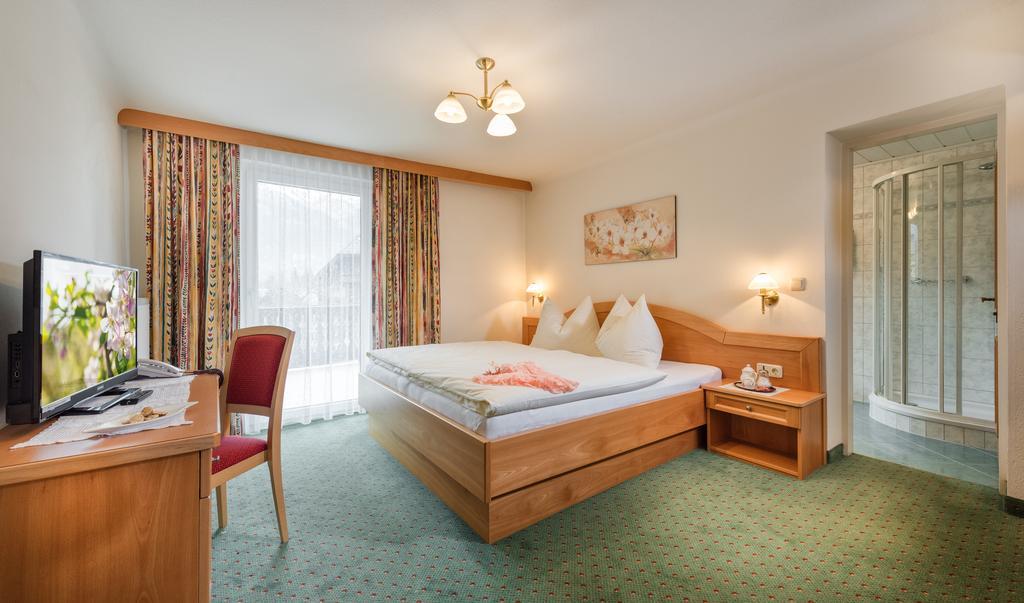 Doppelzimmer mit Balkon