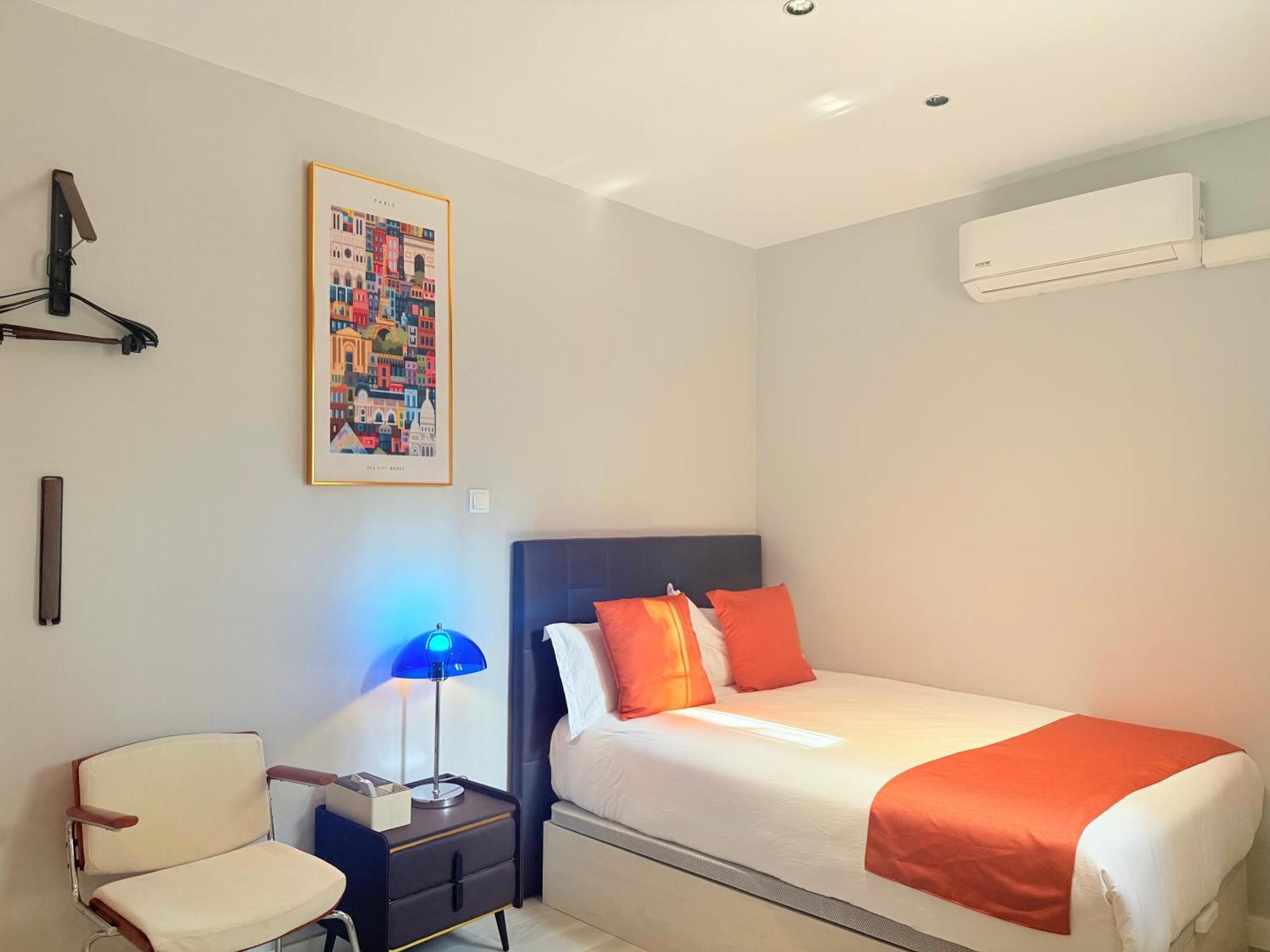 Deluxe Room,1683491928:JPEG